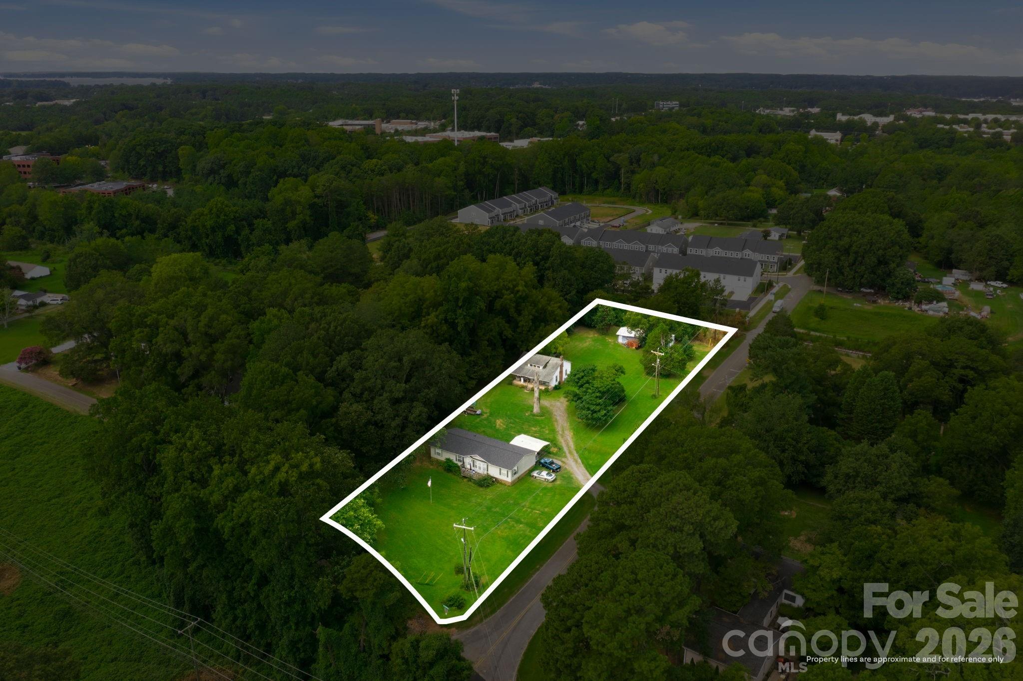 109 Crossrail Road — Mooresville