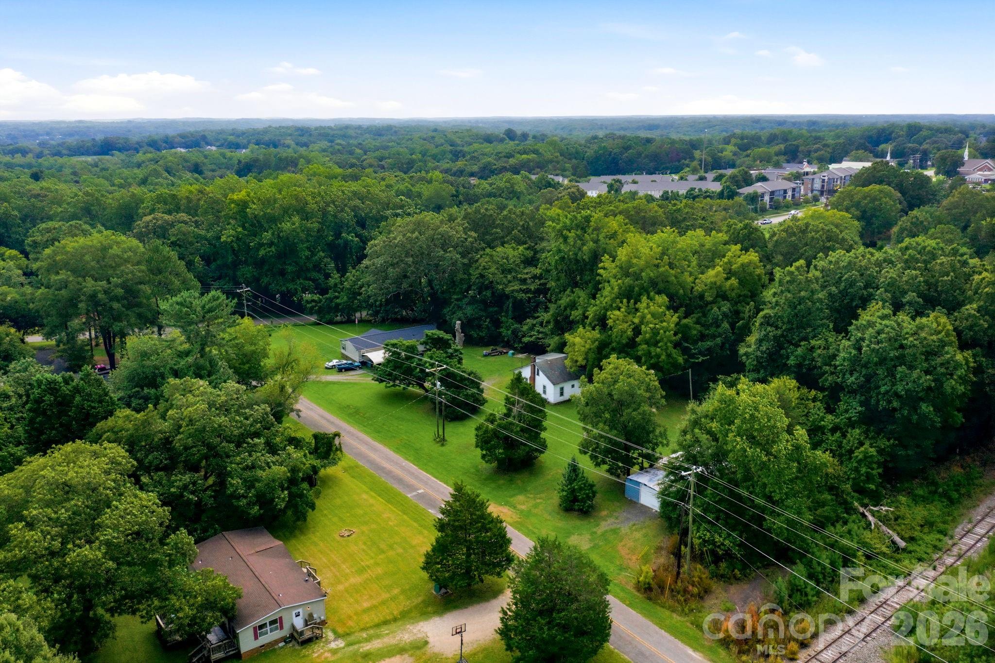109 Crossrail Road — Mooresville