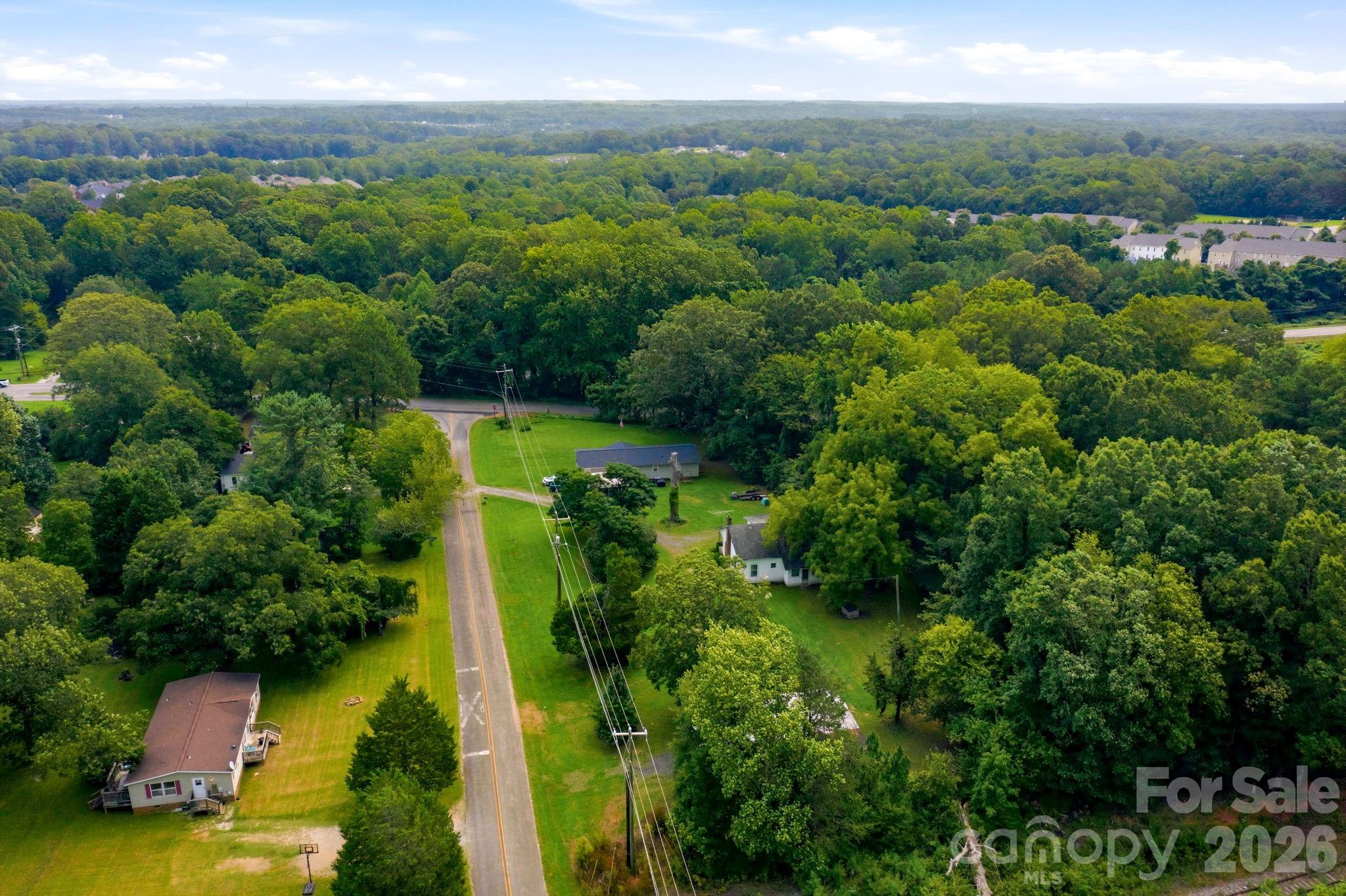 109 Crossrail Road — Mooresville