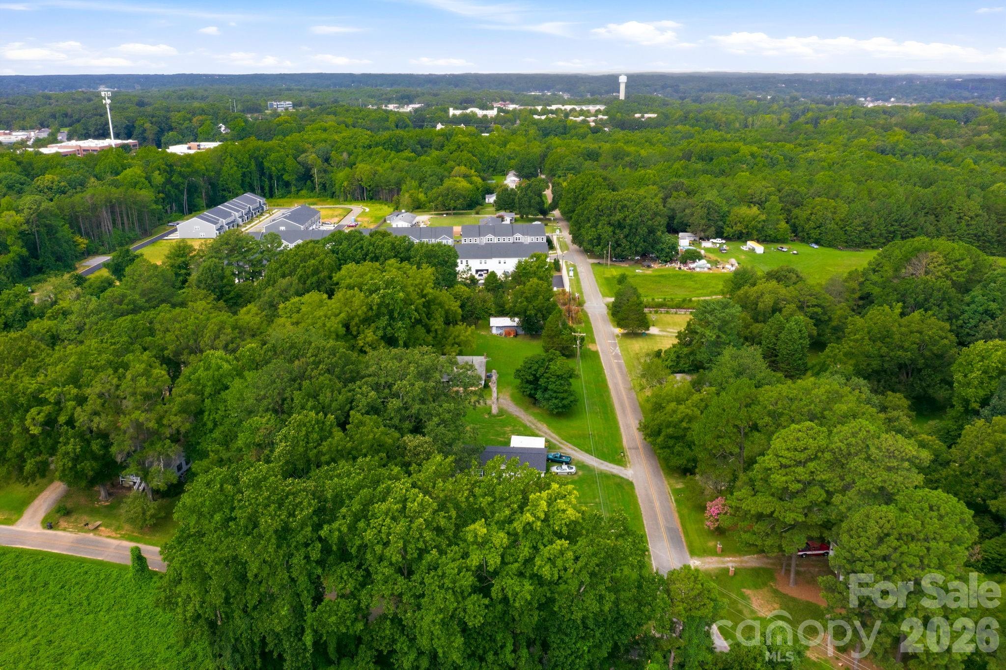 109 Crossrail Road — Mooresville