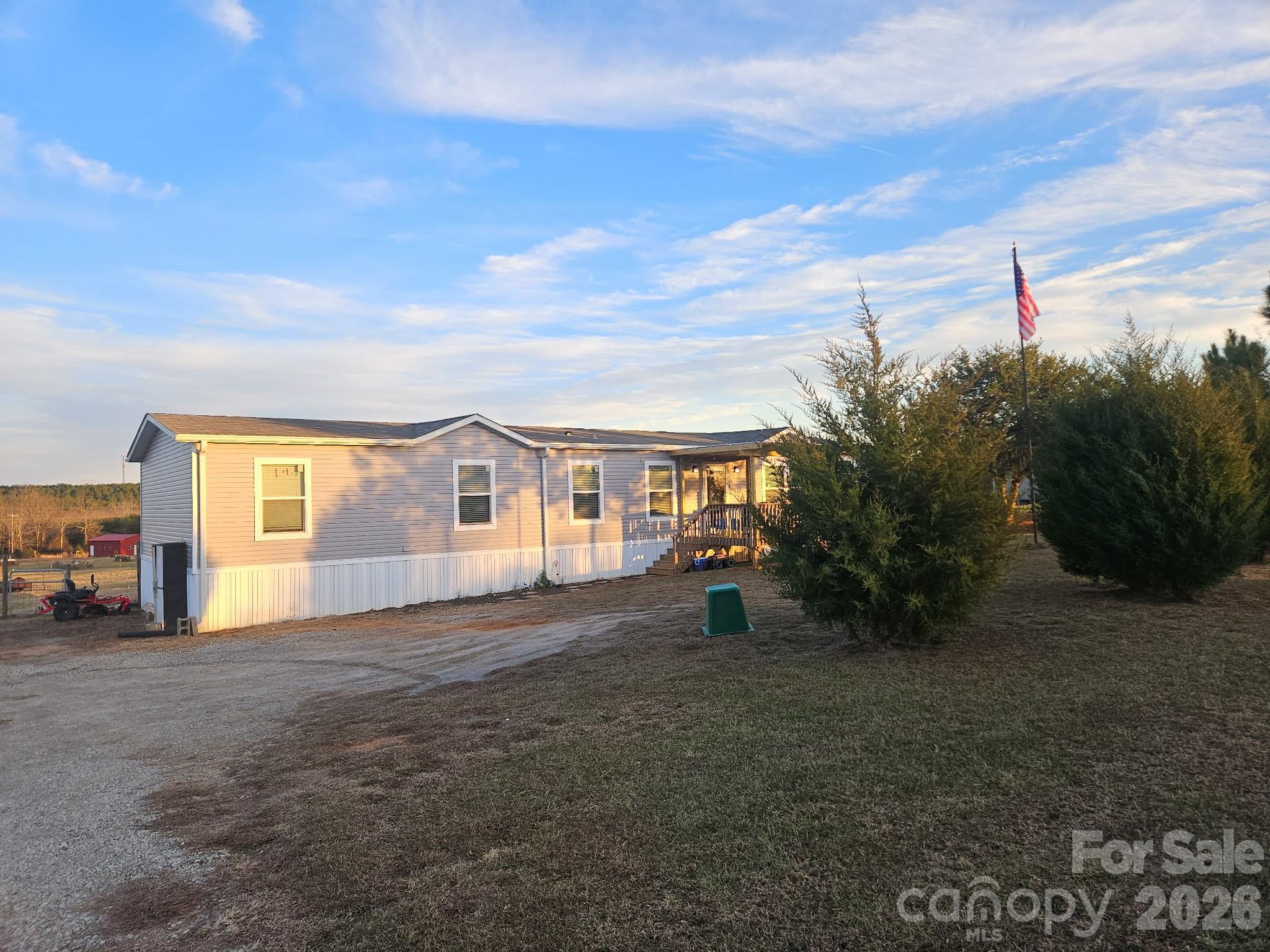 859 Henry Jenkins Road — Mooresboro