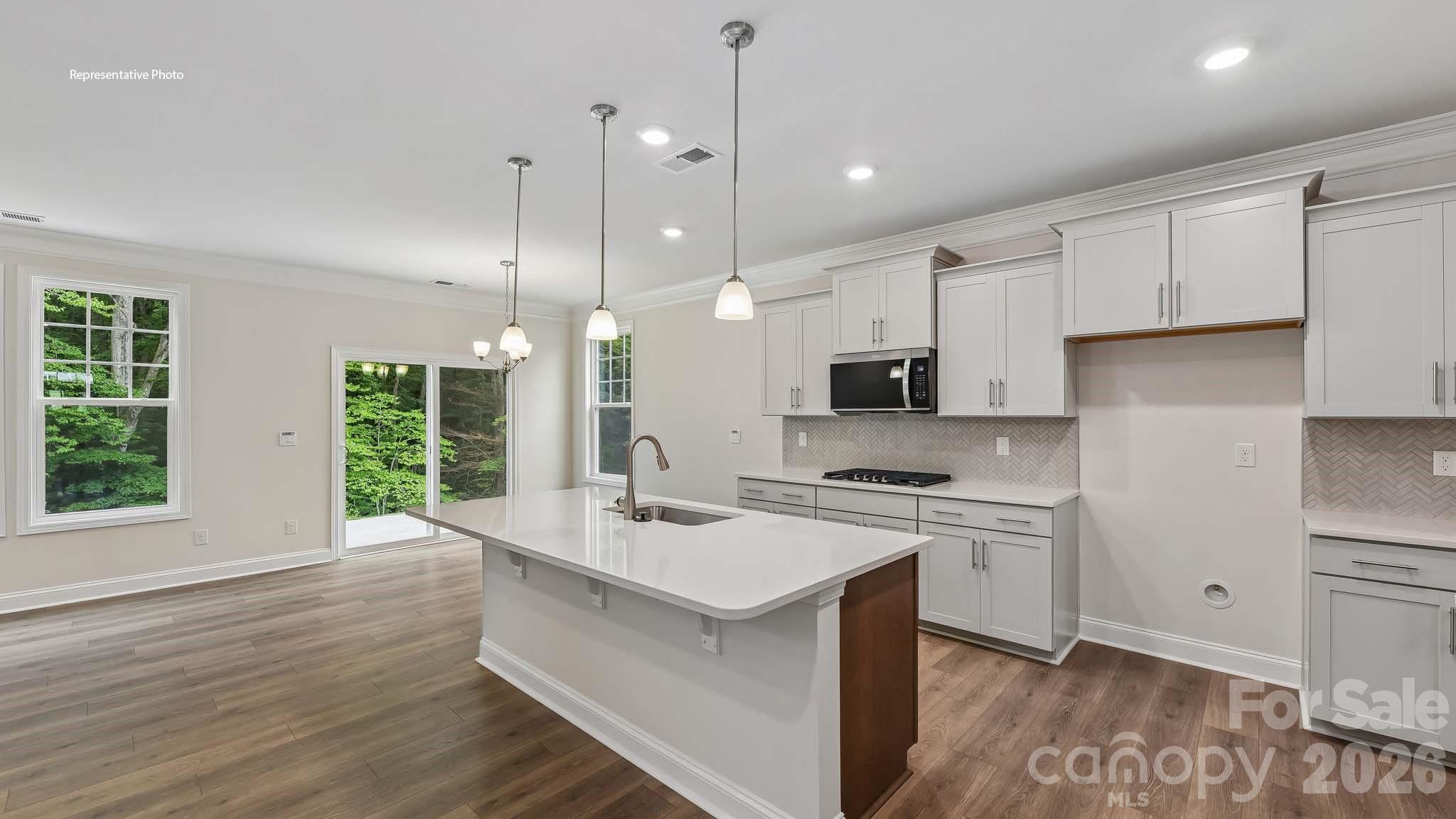 9123 Carver Avenue — Huntersville