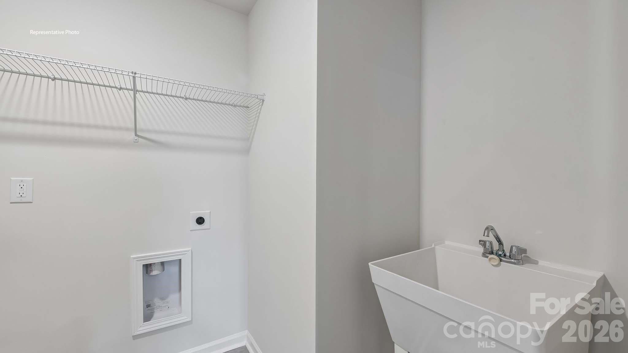 9123 Carver Avenue — Huntersville