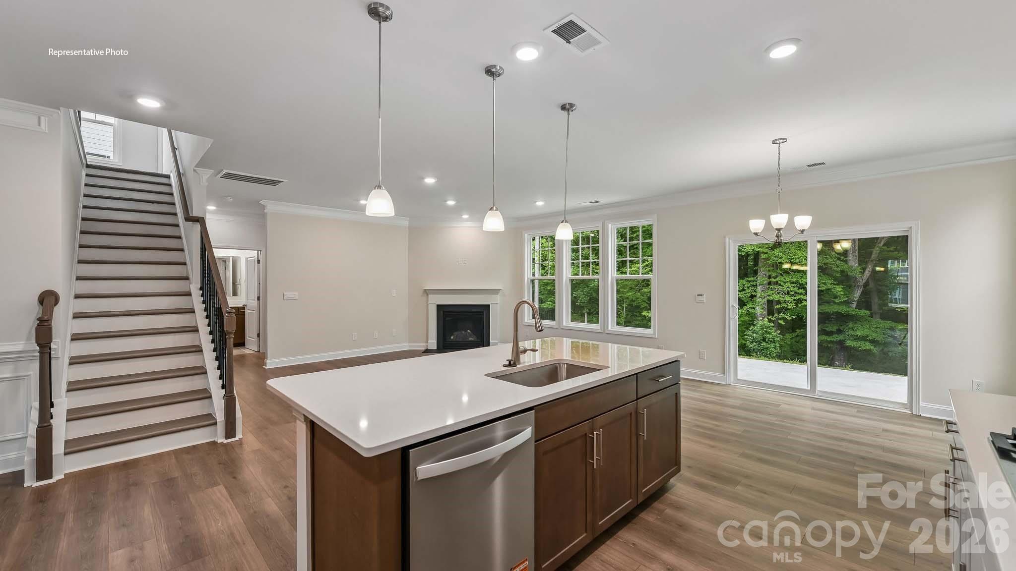 9123 Carver Avenue — Huntersville