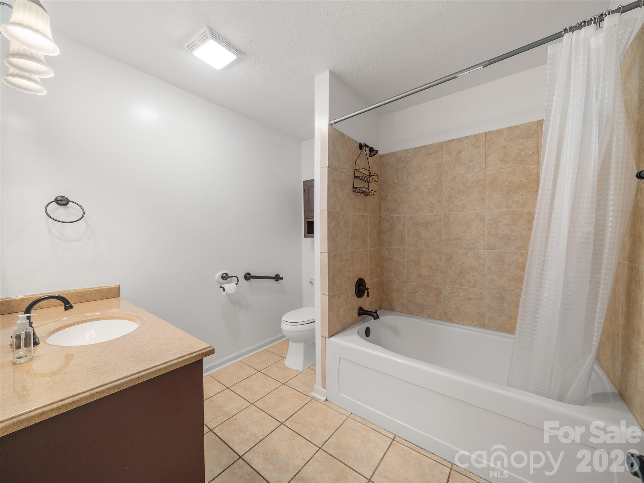 122 McCall Road — Pisgah Forest