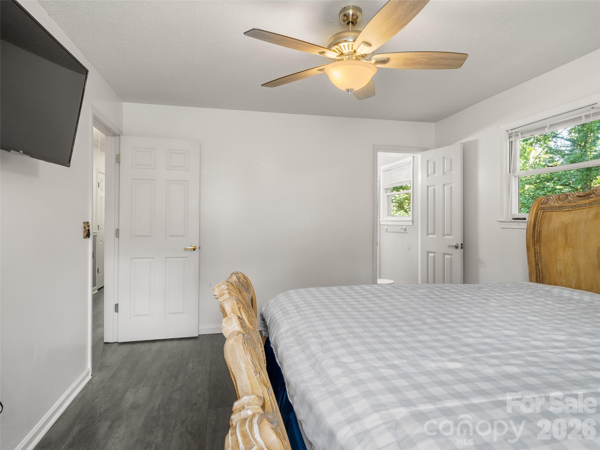 122 McCall Road — Pisgah Forest