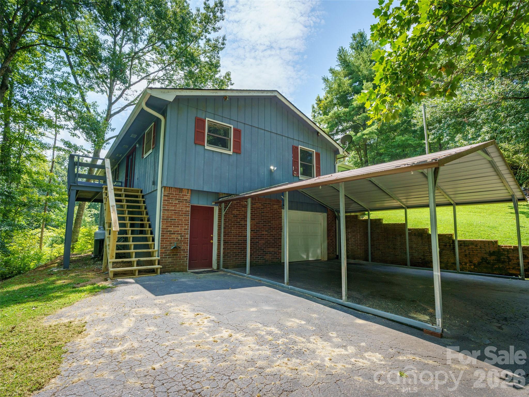 122 McCall Road — Pisgah Forest