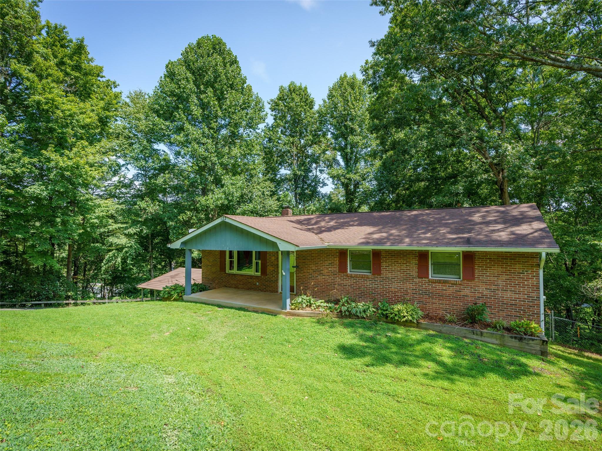 122 McCall Road — Pisgah Forest