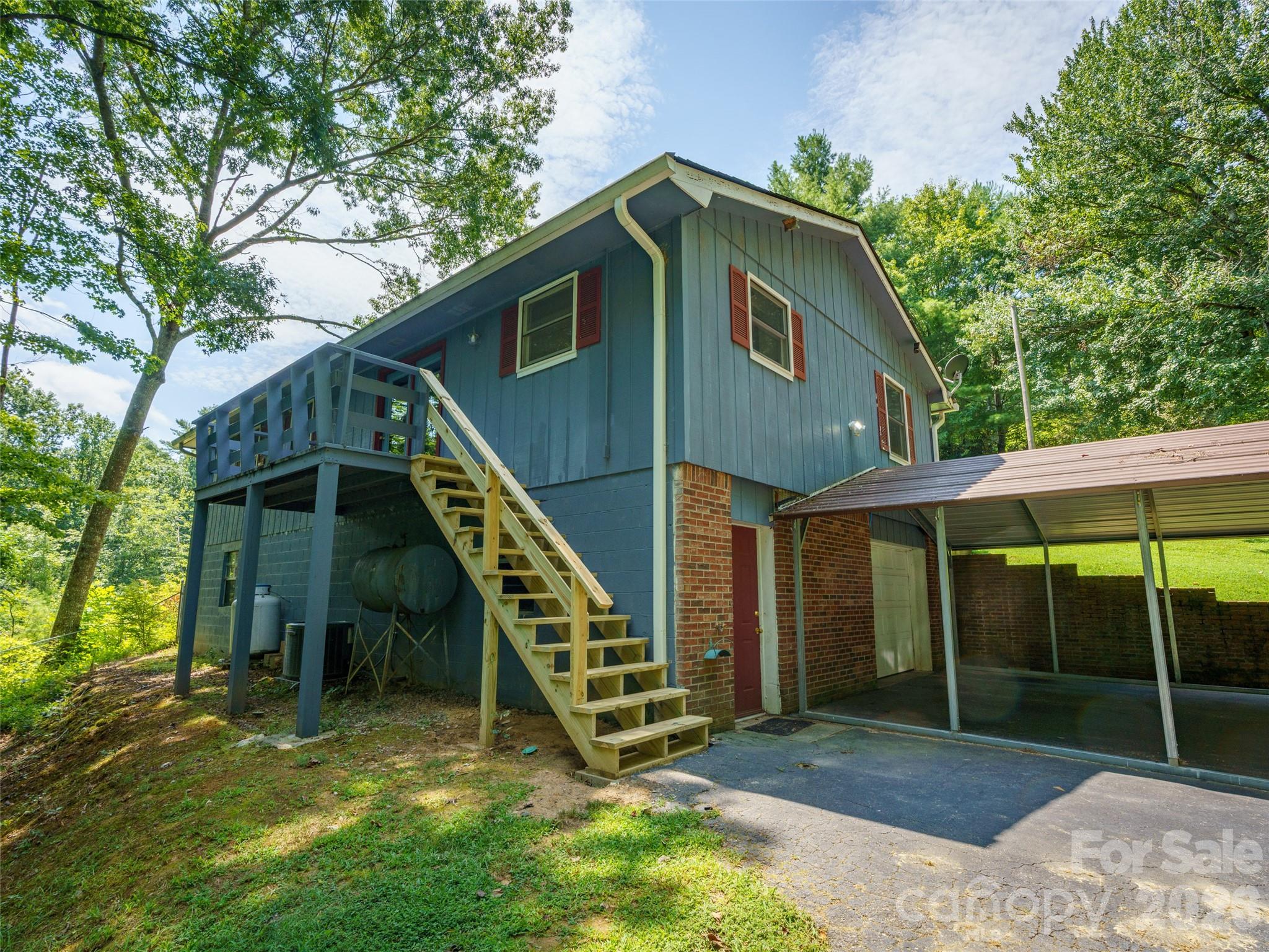 122 McCall Road — Pisgah Forest