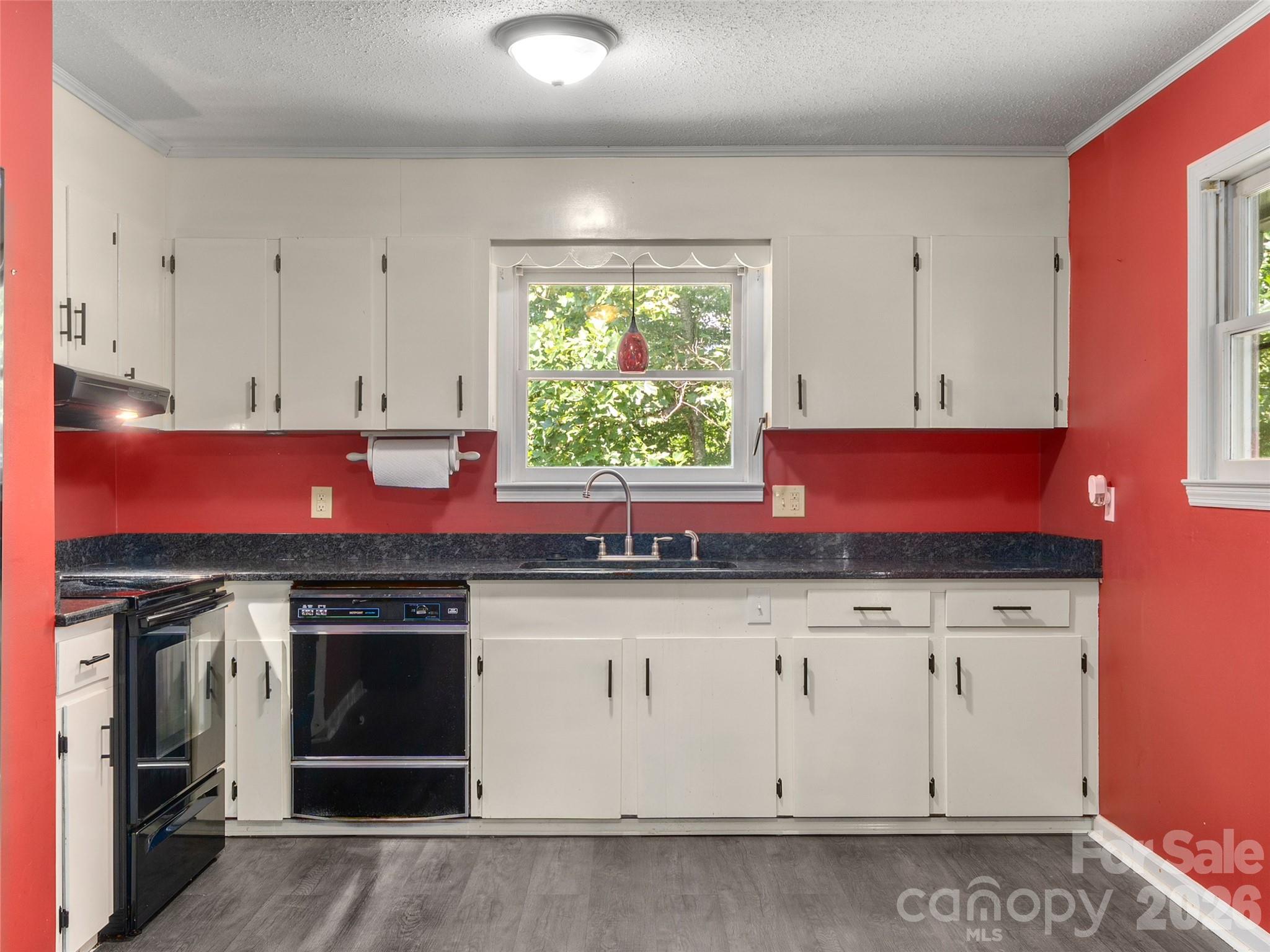 122 McCall Road — Pisgah Forest