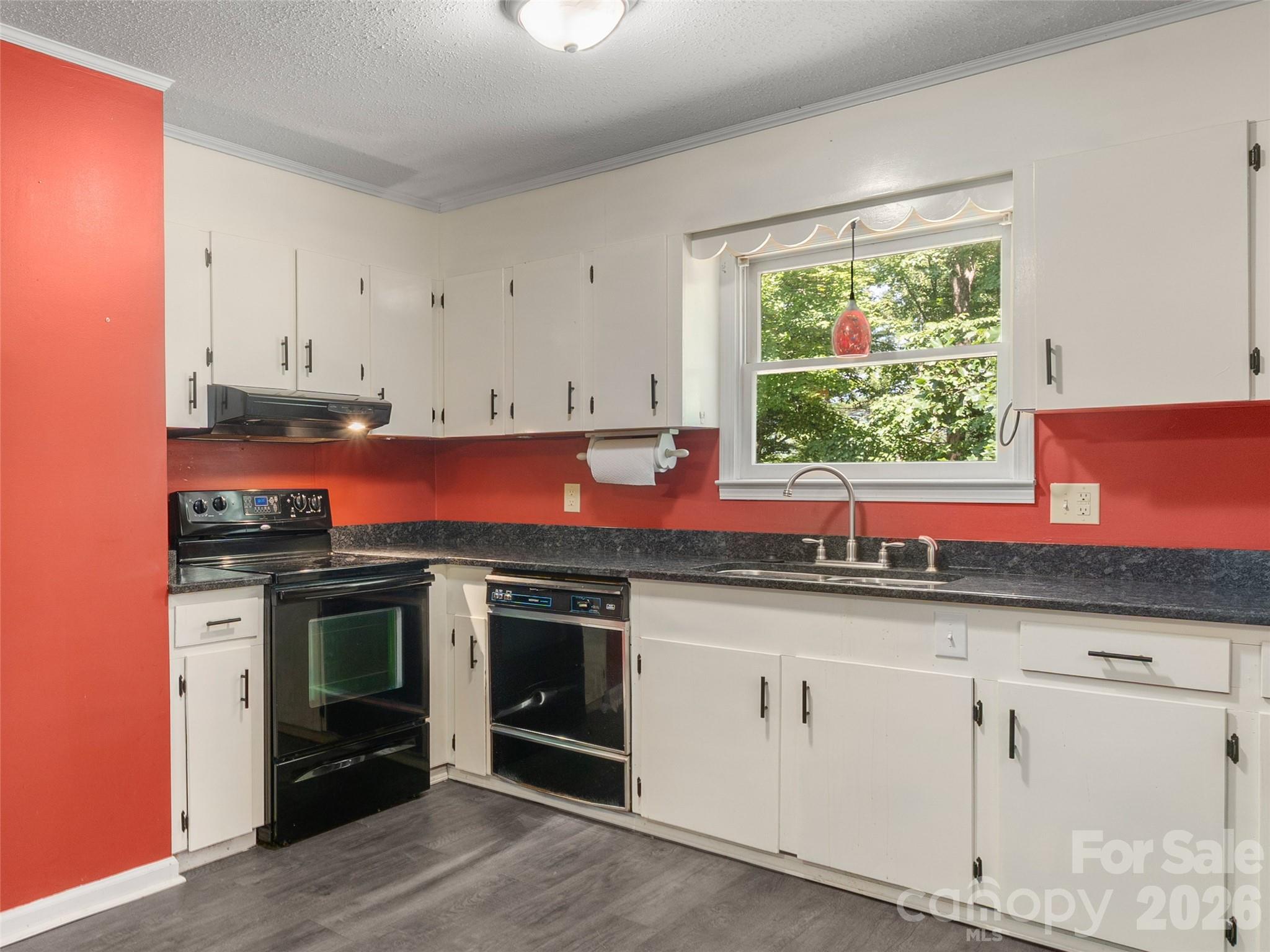 122 McCall Road — Pisgah Forest