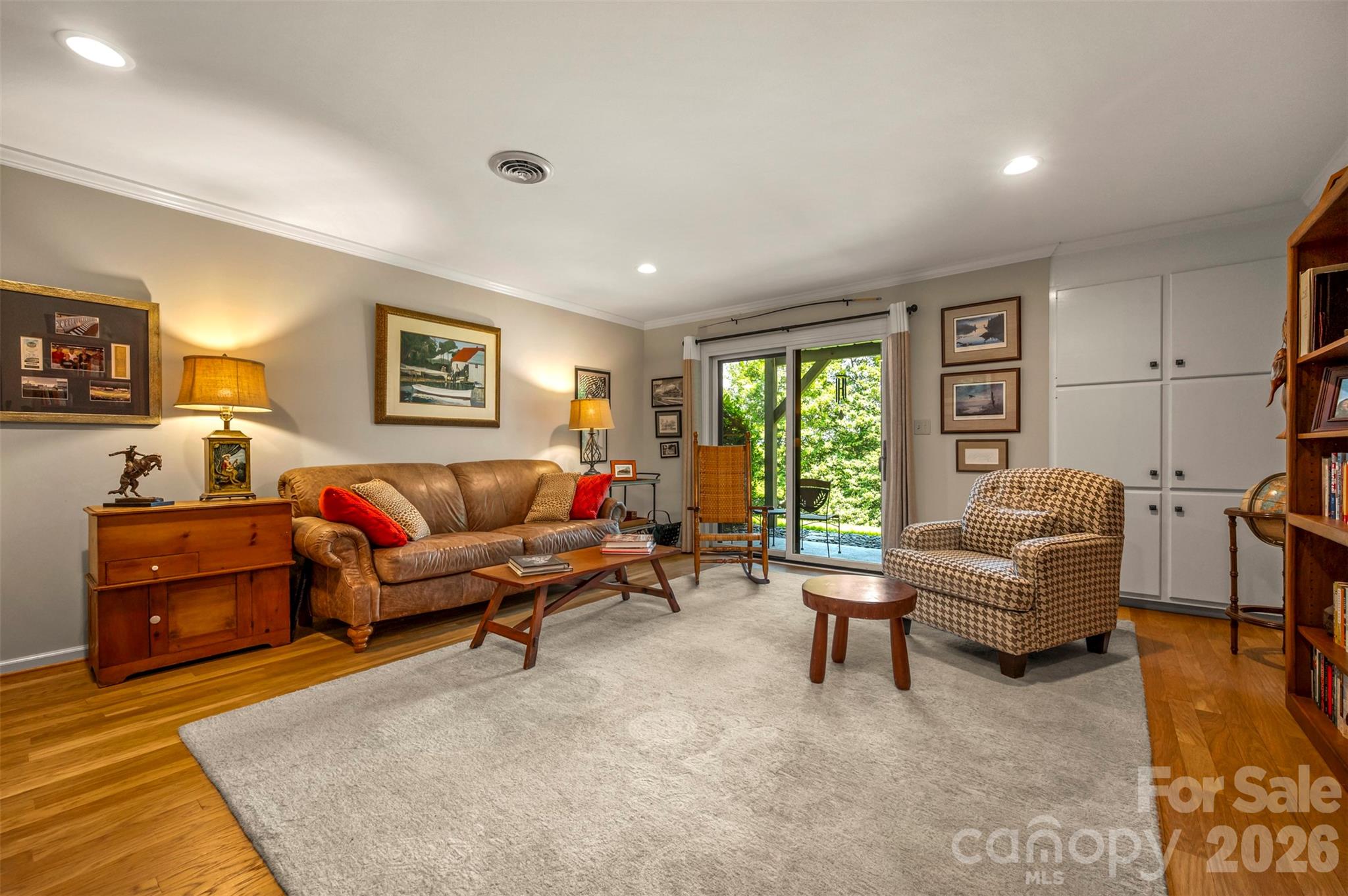 77 Chestnut Street #305 — Tryon