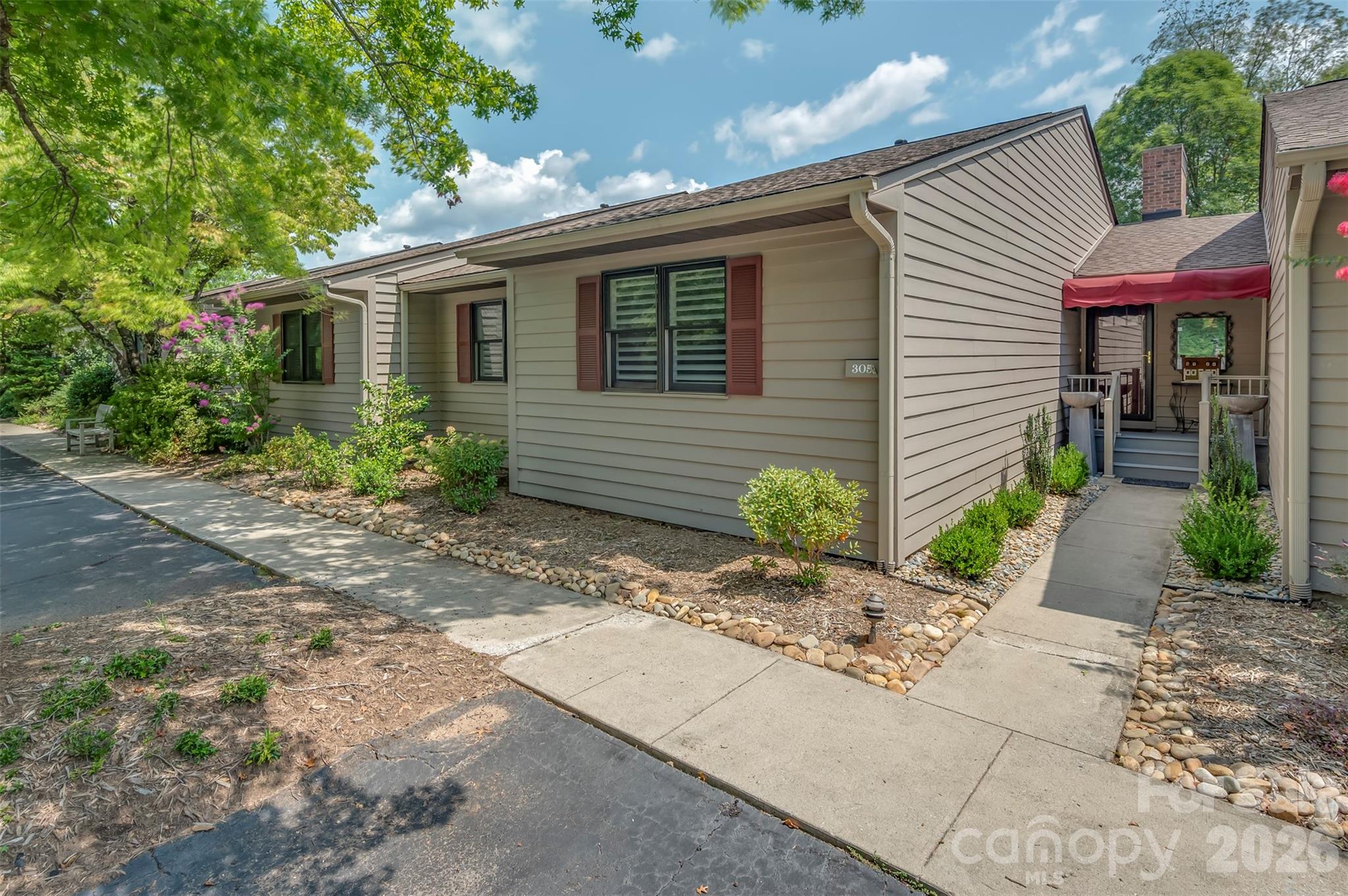 77 Chestnut Street #305 — Tryon