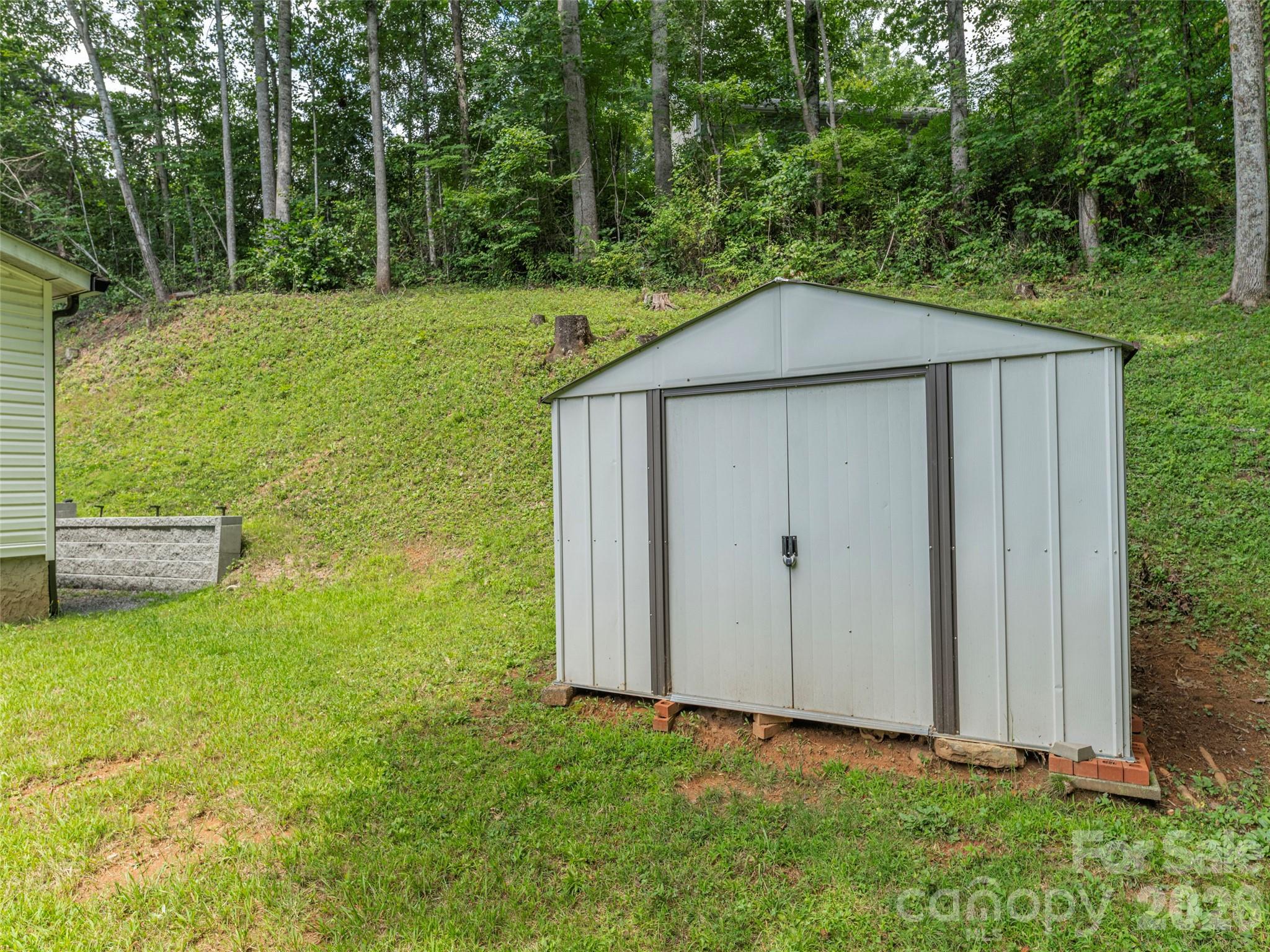 152 Hollon Cove — Waynesville