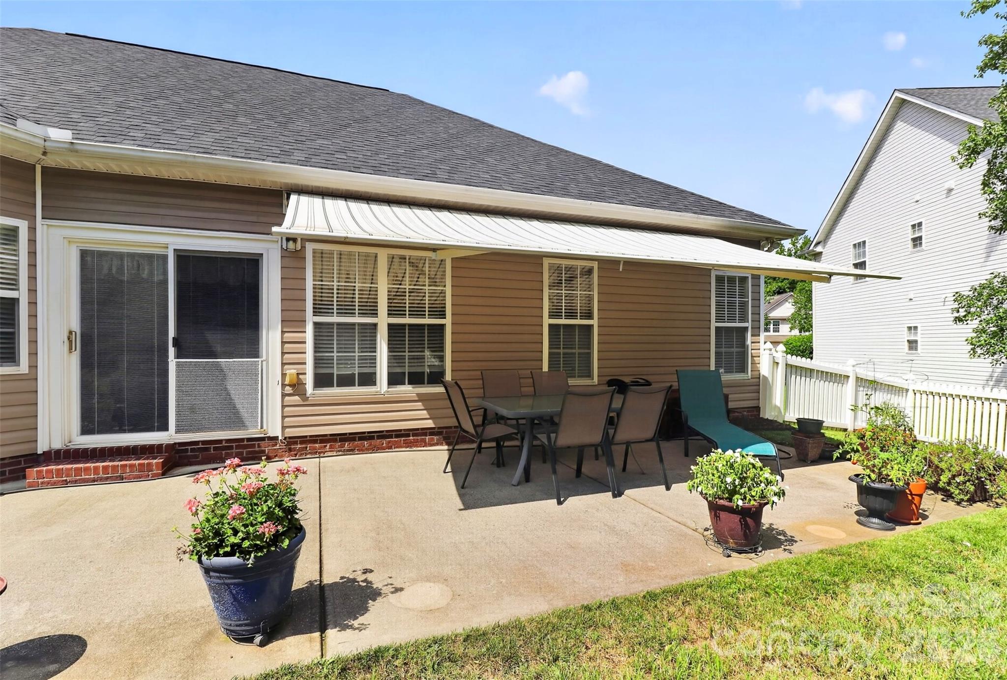 8413 Suttonview Drive — Charlotte