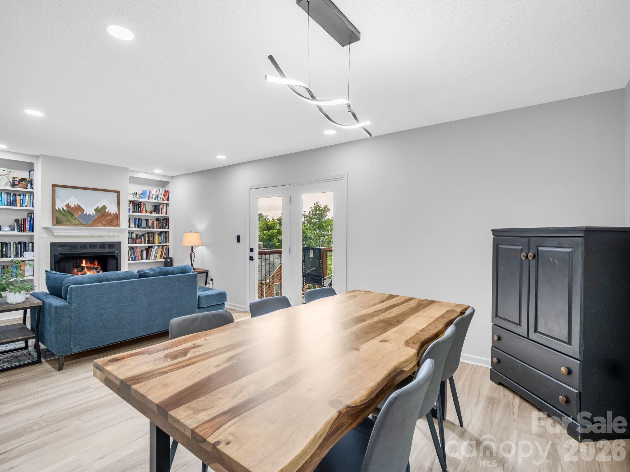 89 Hillview Circle — Brevard