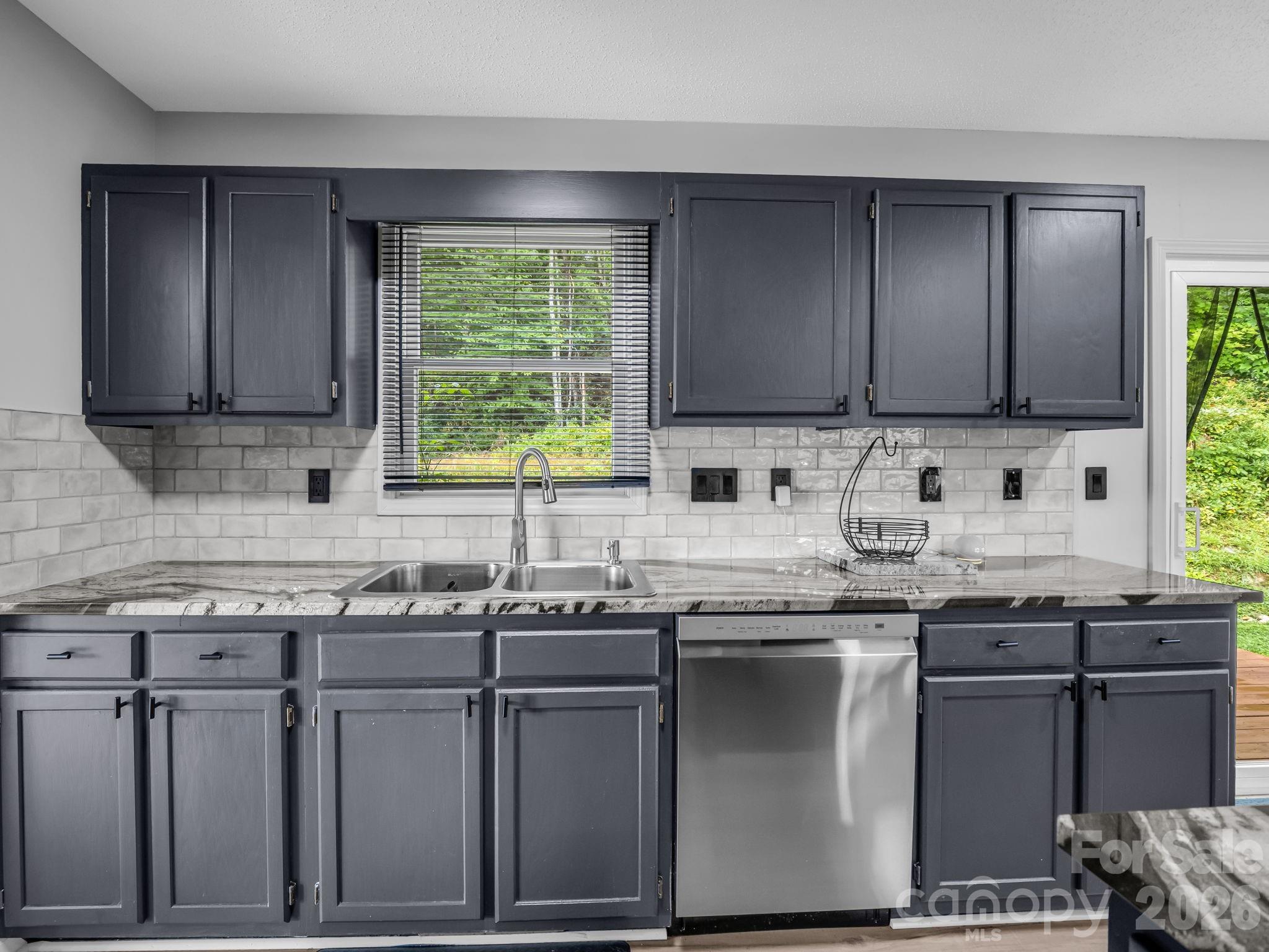 89 Hillview Circle — Brevard
