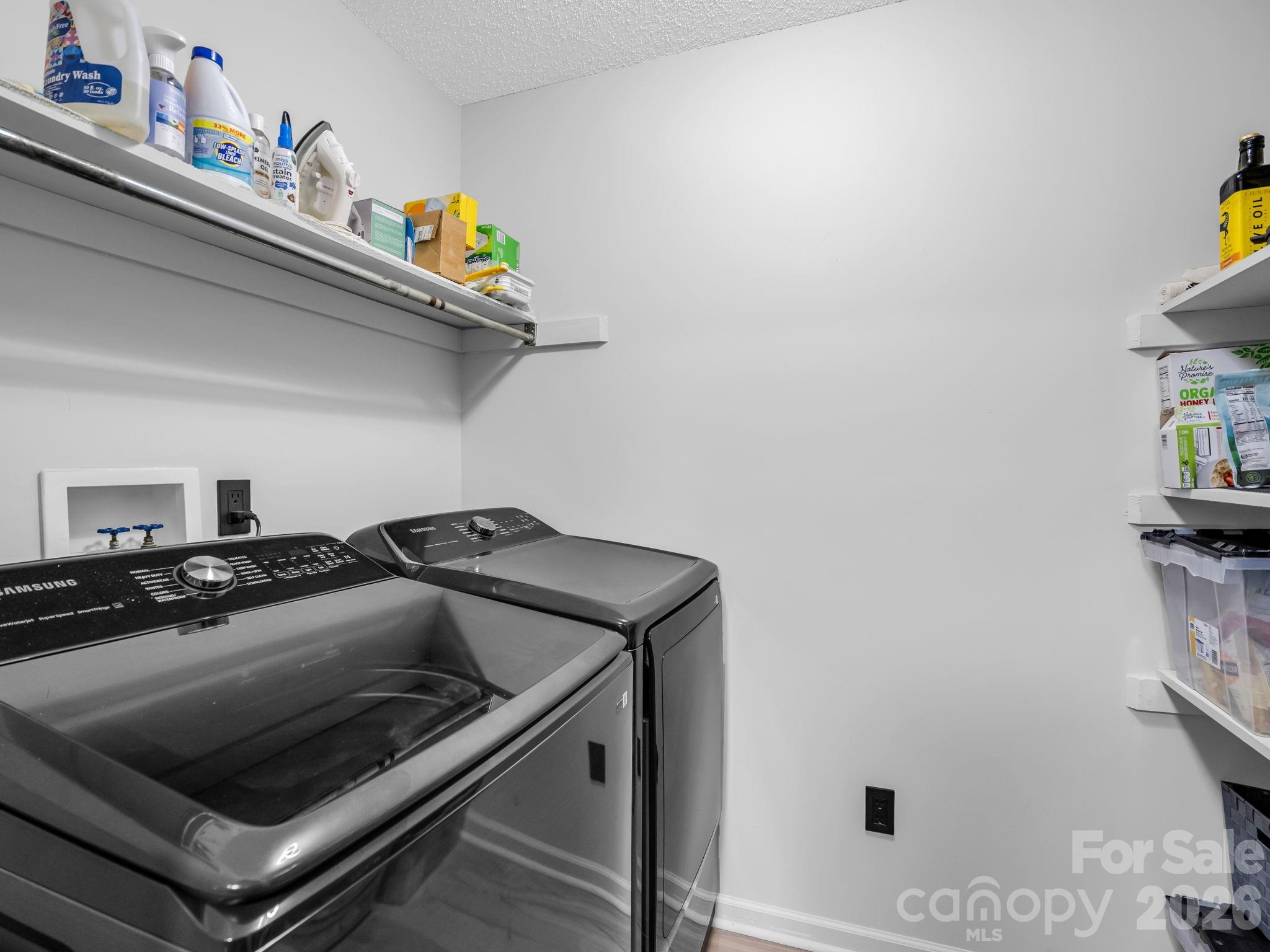 89 Hillview Circle — Brevard