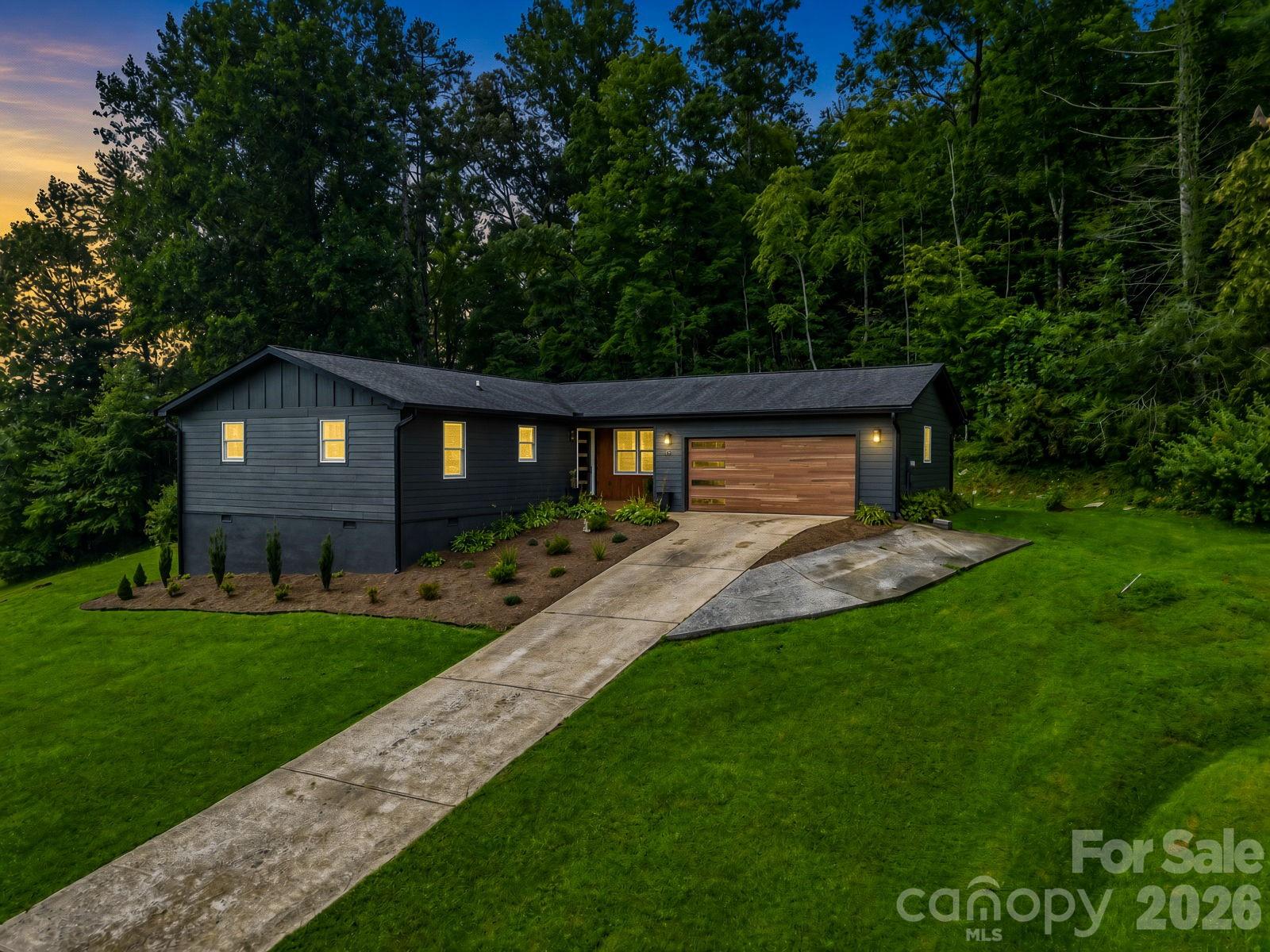 89 Hillview Circle — Brevard