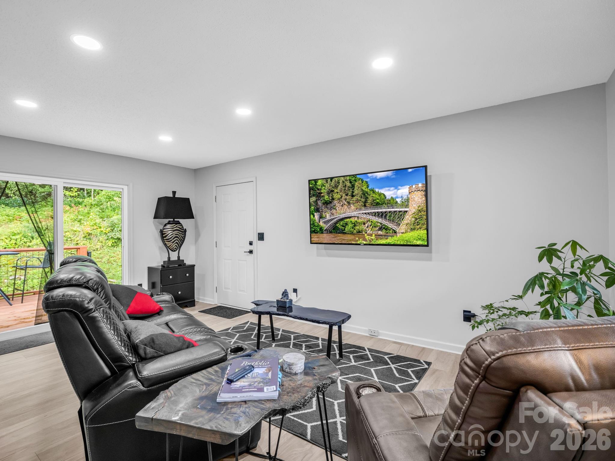 89 Hillview Circle — Brevard