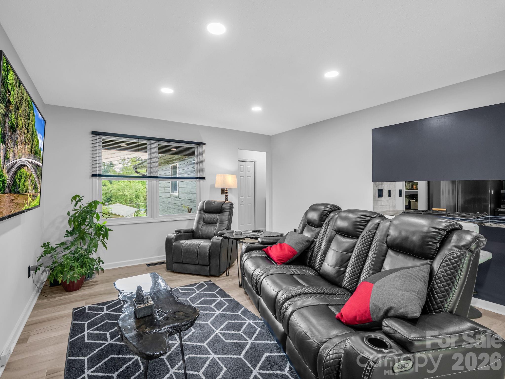 89 Hillview Circle — Brevard
