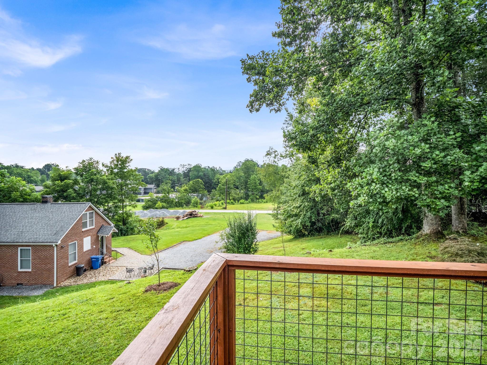 89 Hillview Circle — Brevard