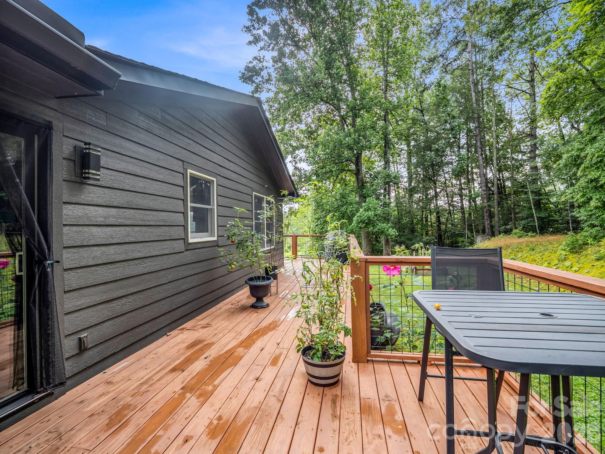 89 Hillview Circle — Brevard