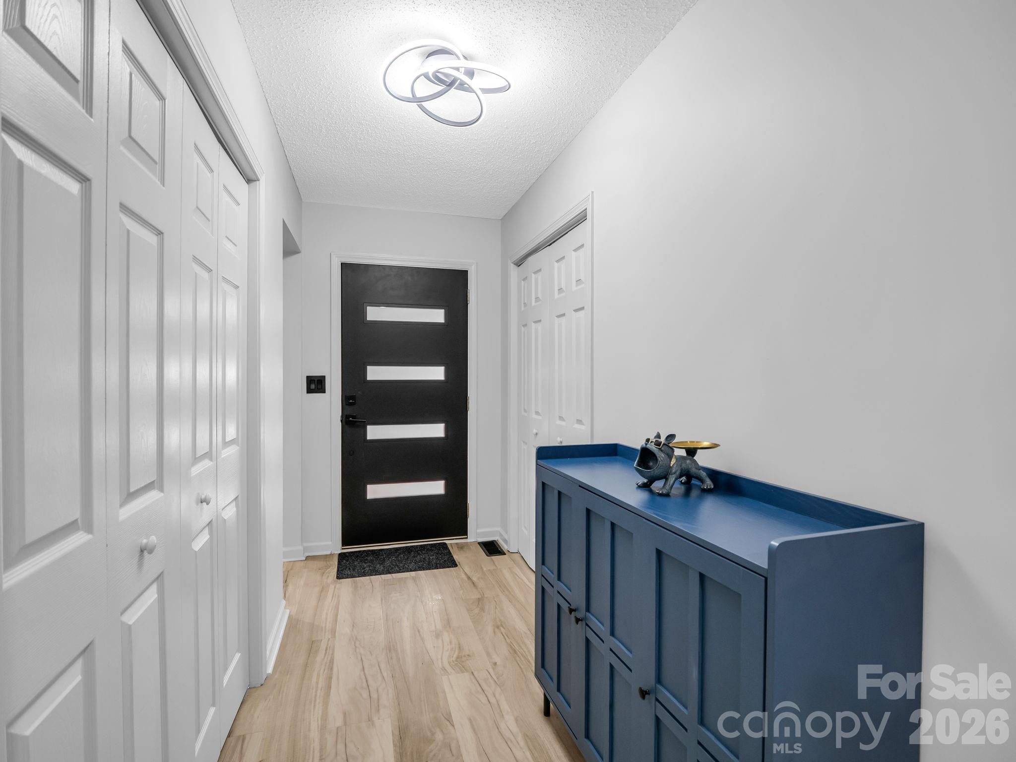 89 Hillview Circle — Brevard