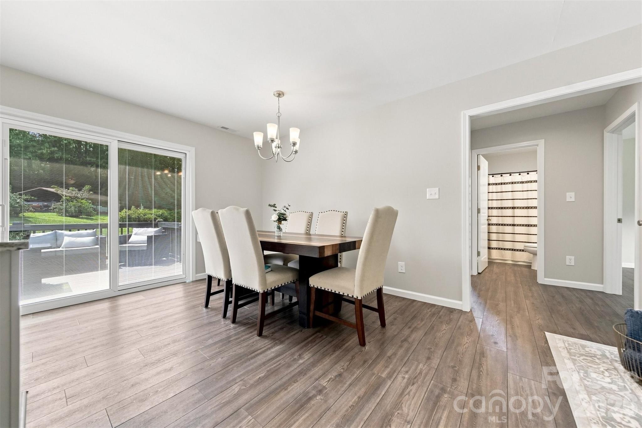 2953 2nd Street Court NW — Hickory