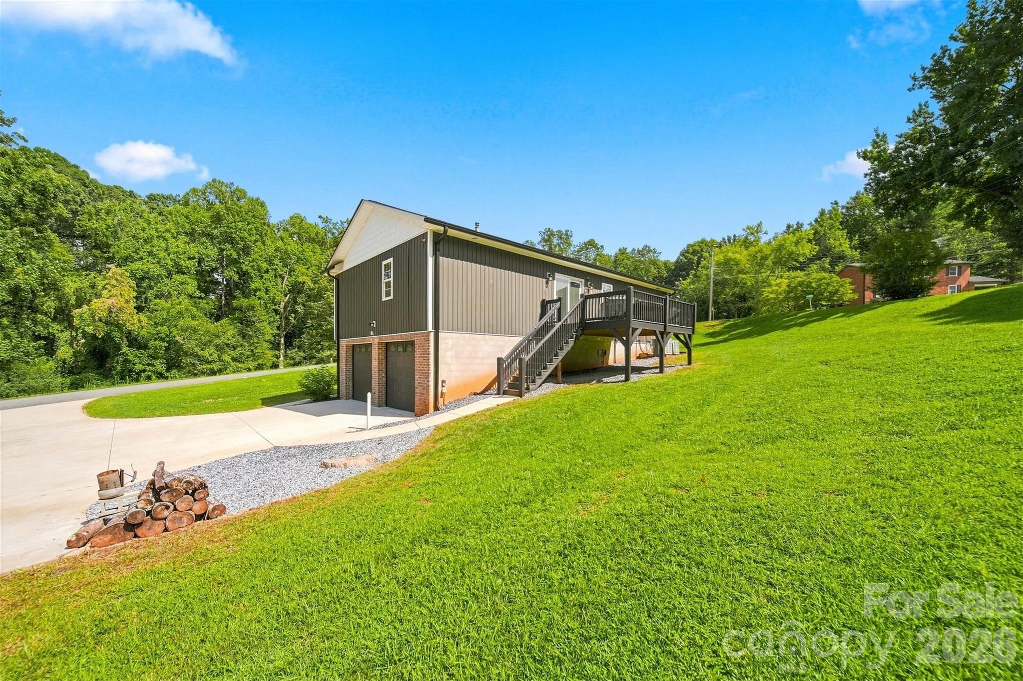 2953 2nd Street Court NW — Hickory