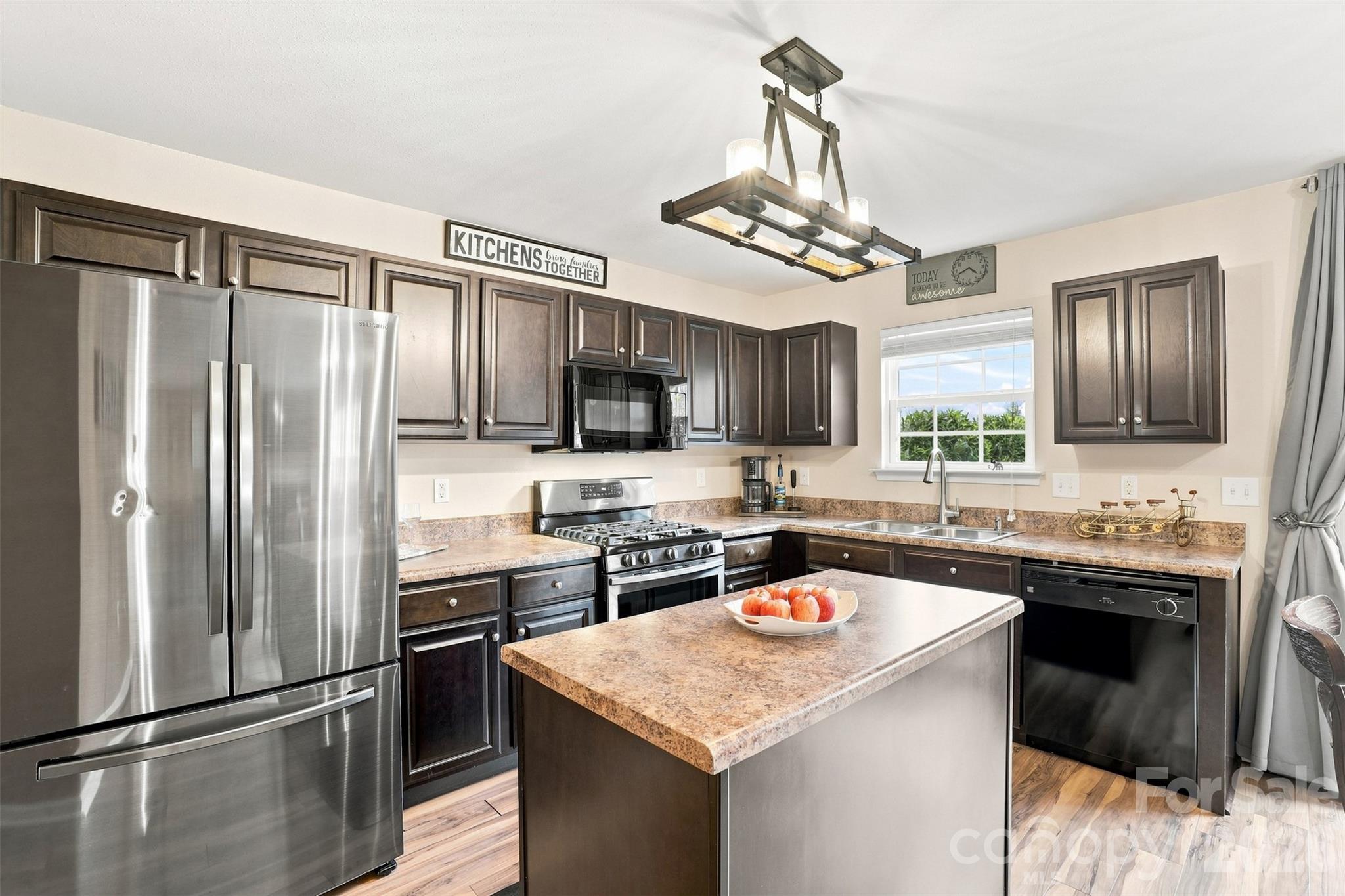 1773 Eastway Drive — Dallas