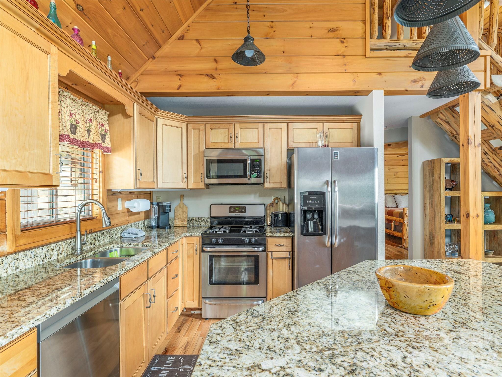 332 Gadohi Trail — Maggie Valley