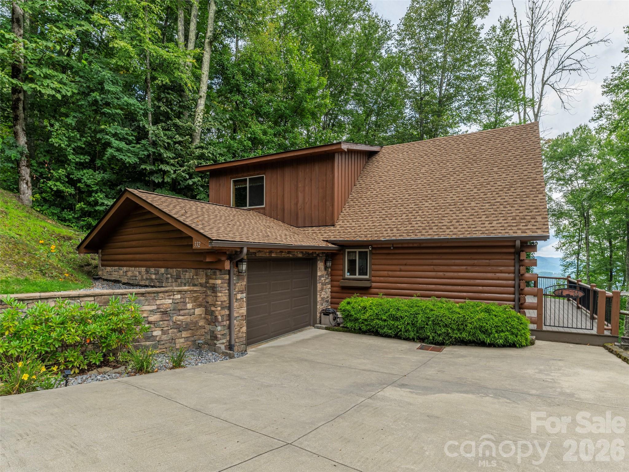 332 Gadohi Trail — Maggie Valley