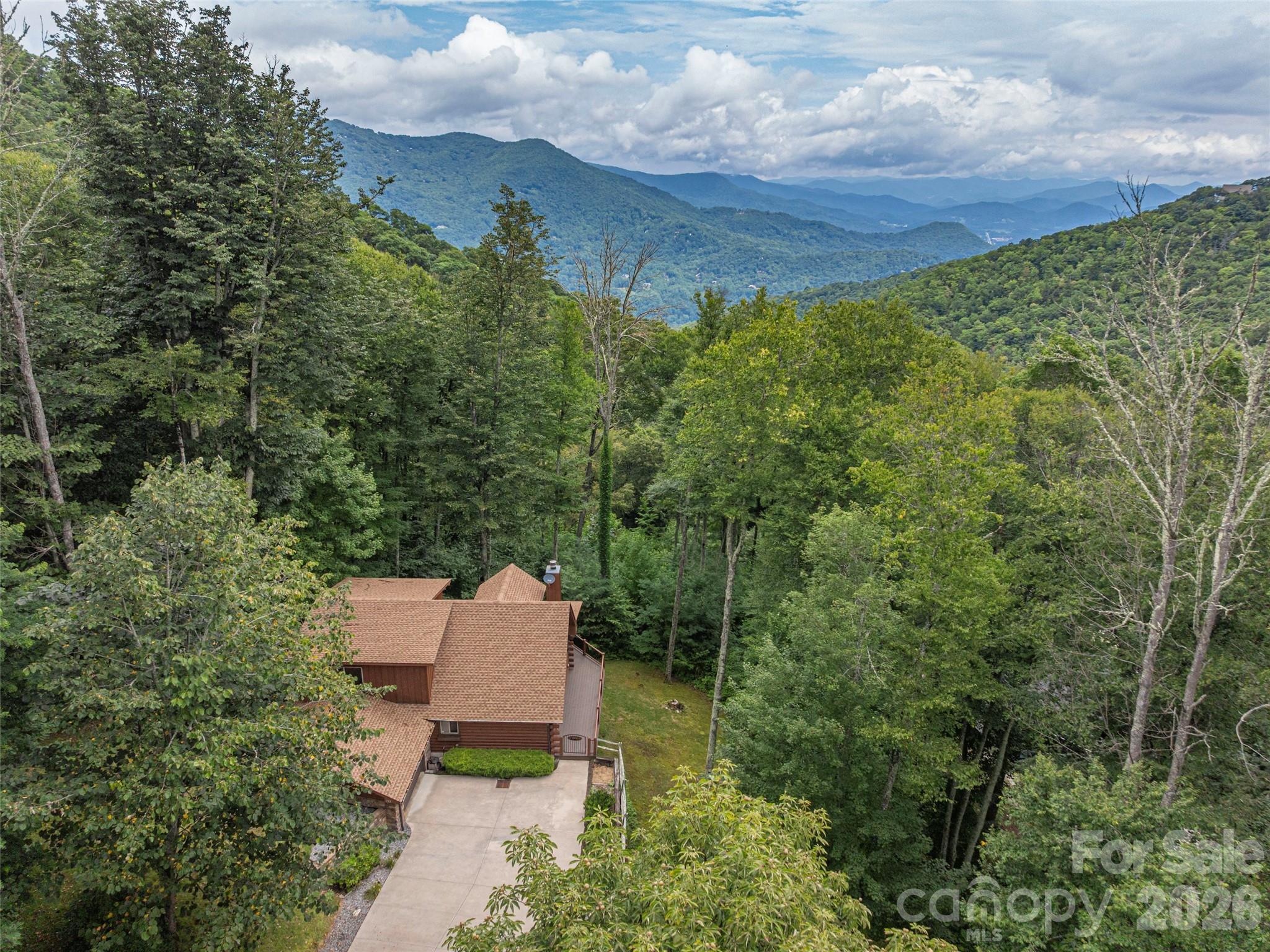 332 Gadohi Trail — Maggie Valley