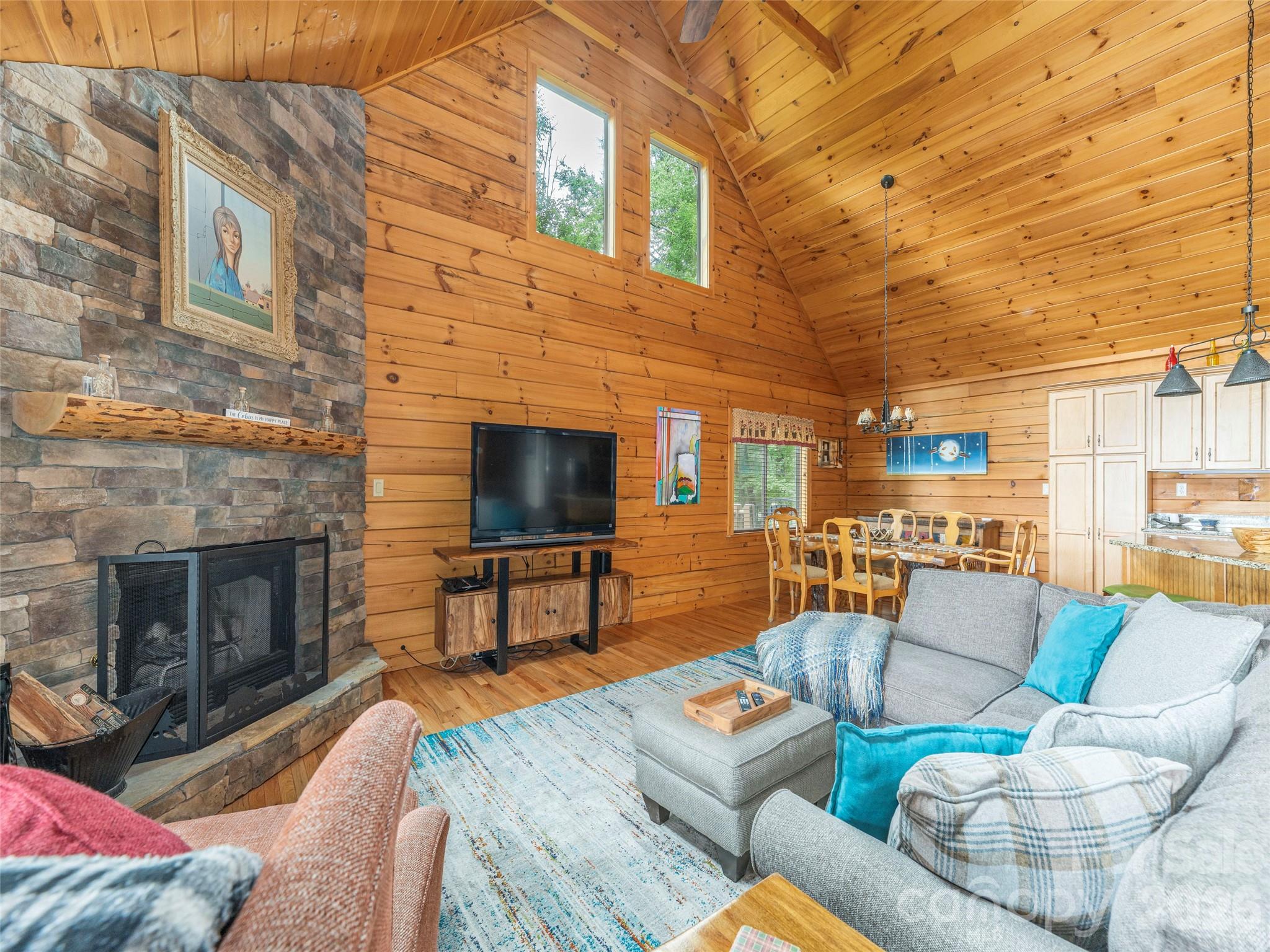 332 Gadohi Trail — Maggie Valley