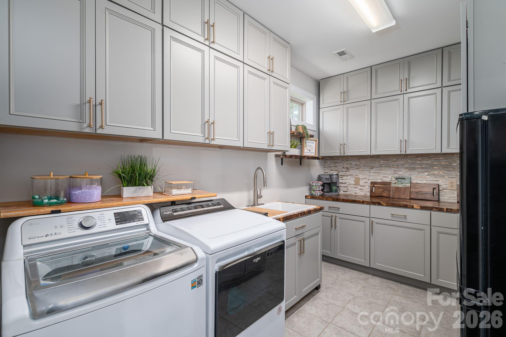 5228 Courtyard Lane — Belmont