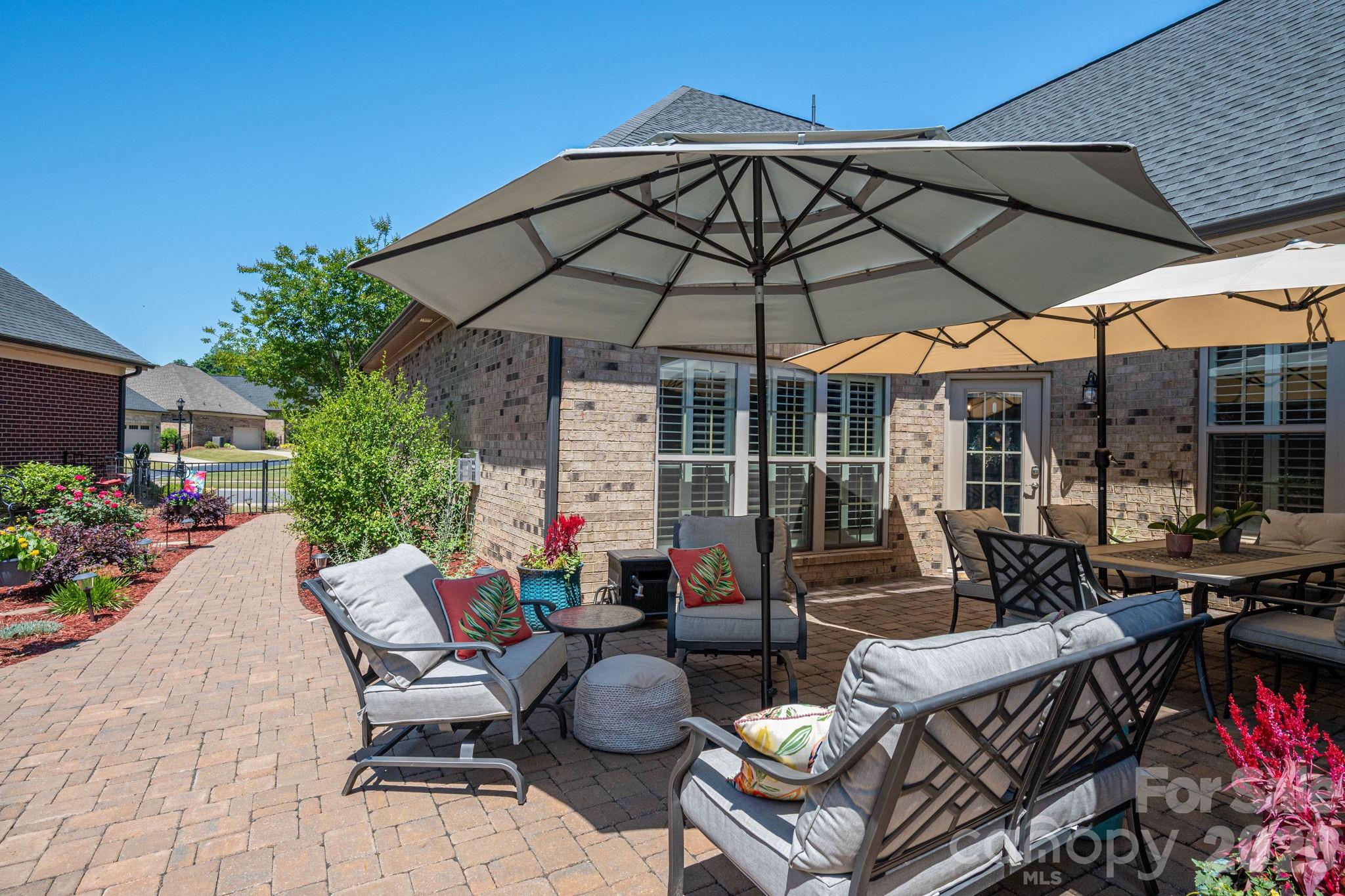 5228 Courtyard Lane — Belmont