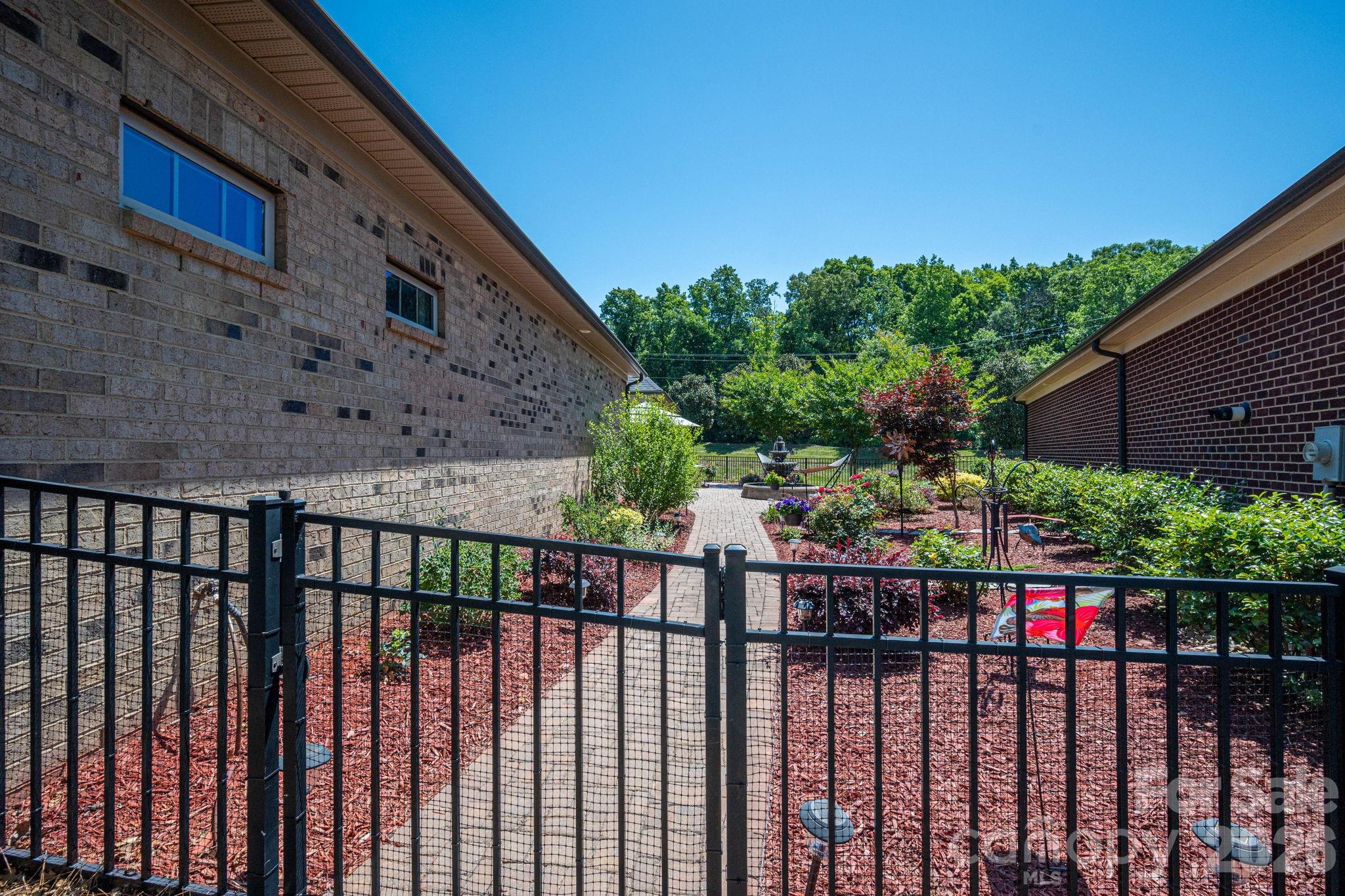 5228 Courtyard Lane — Belmont