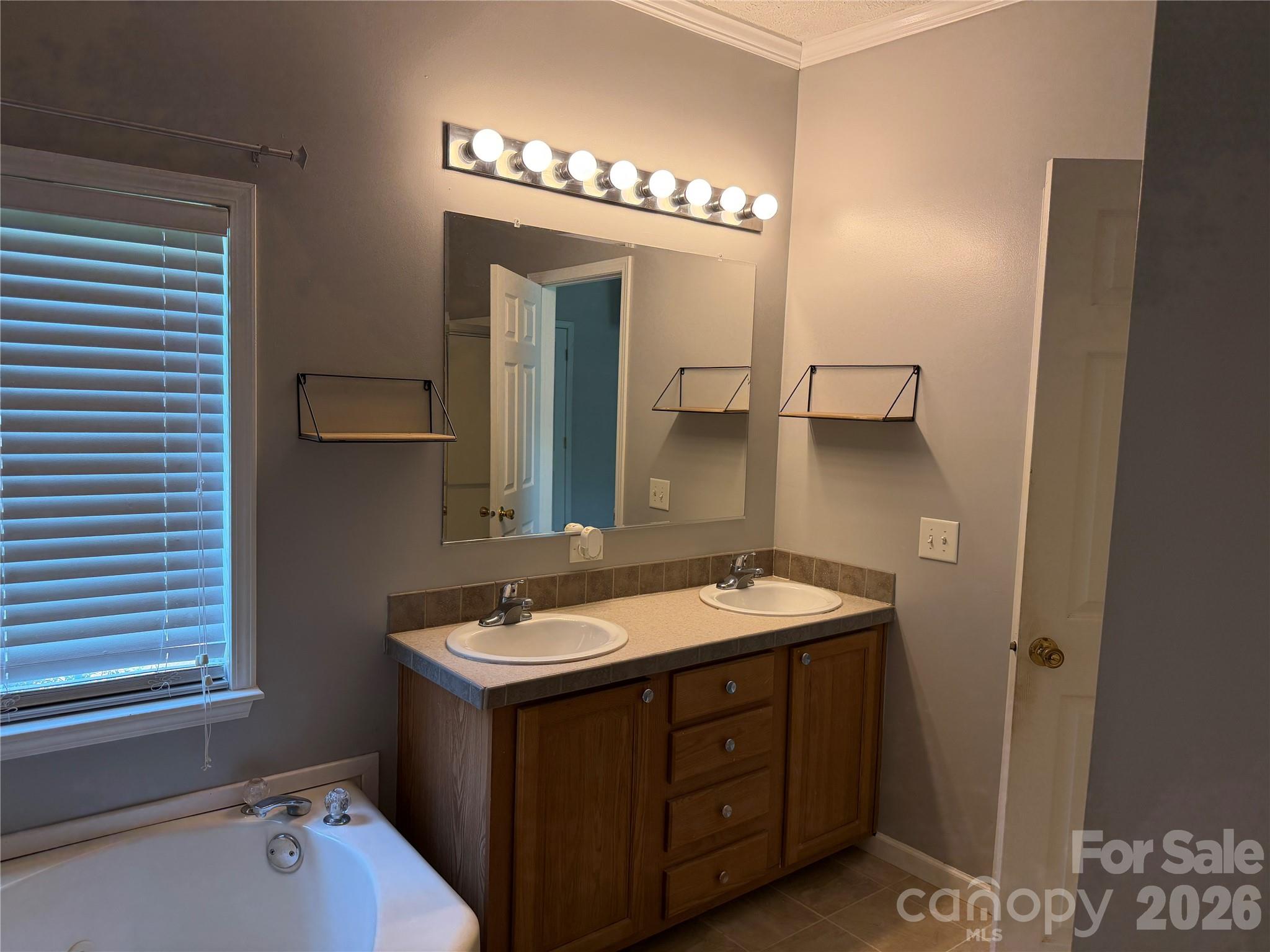 2787 Kiker Road — Peachland