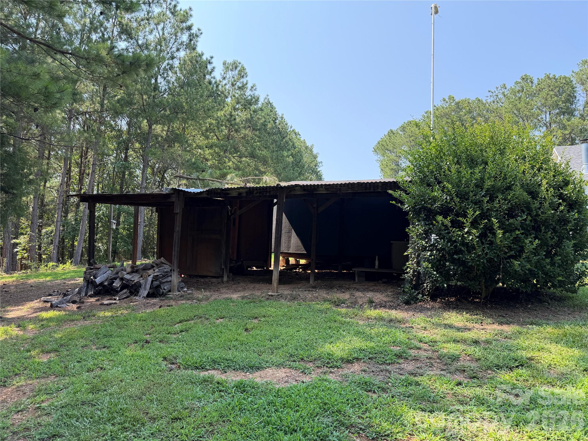 2787 Kiker Road — Peachland