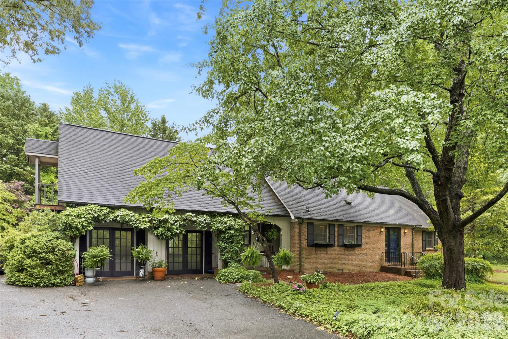 3110 Robinwood Road — Gastonia