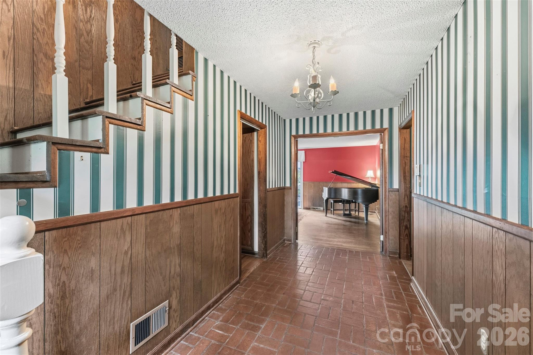 3110 Robinwood Road — Gastonia