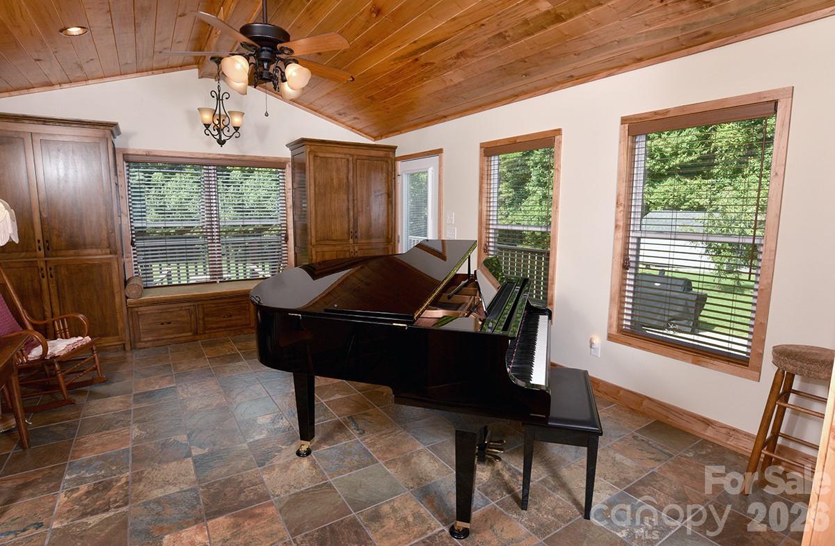 1175 Panhandle Road — Gold Hill