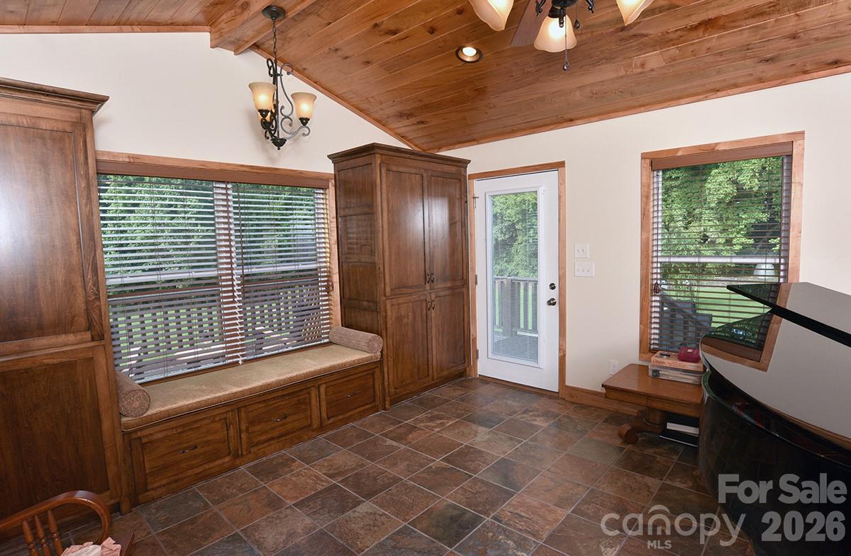 1175 Panhandle Road — Gold Hill