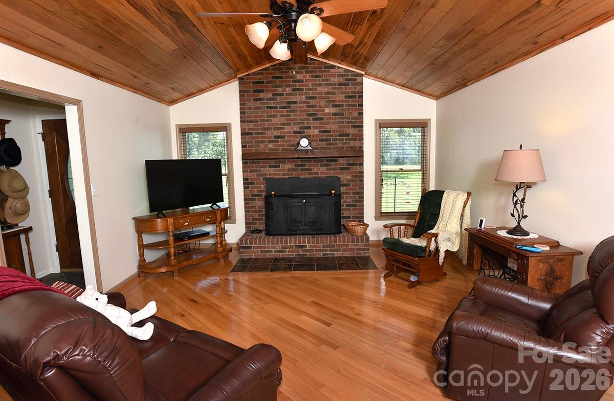 1175 Panhandle Road — Gold Hill