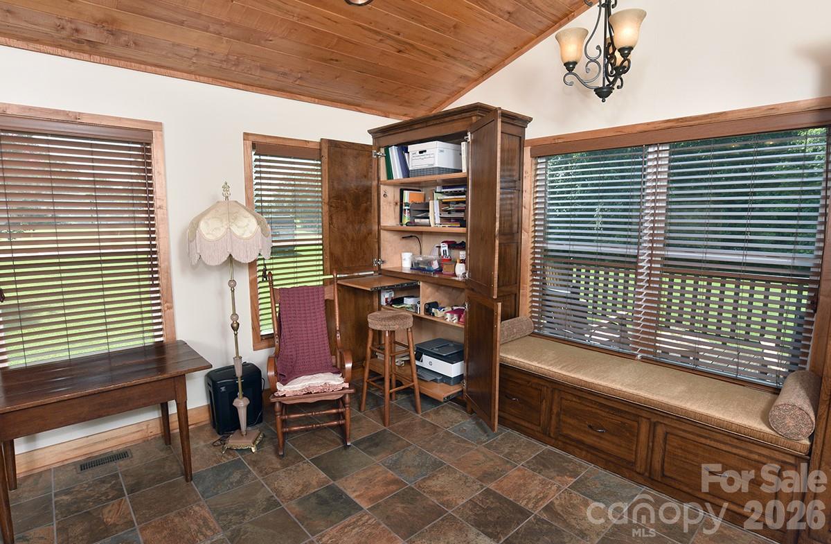 1175 Panhandle Road — Gold Hill