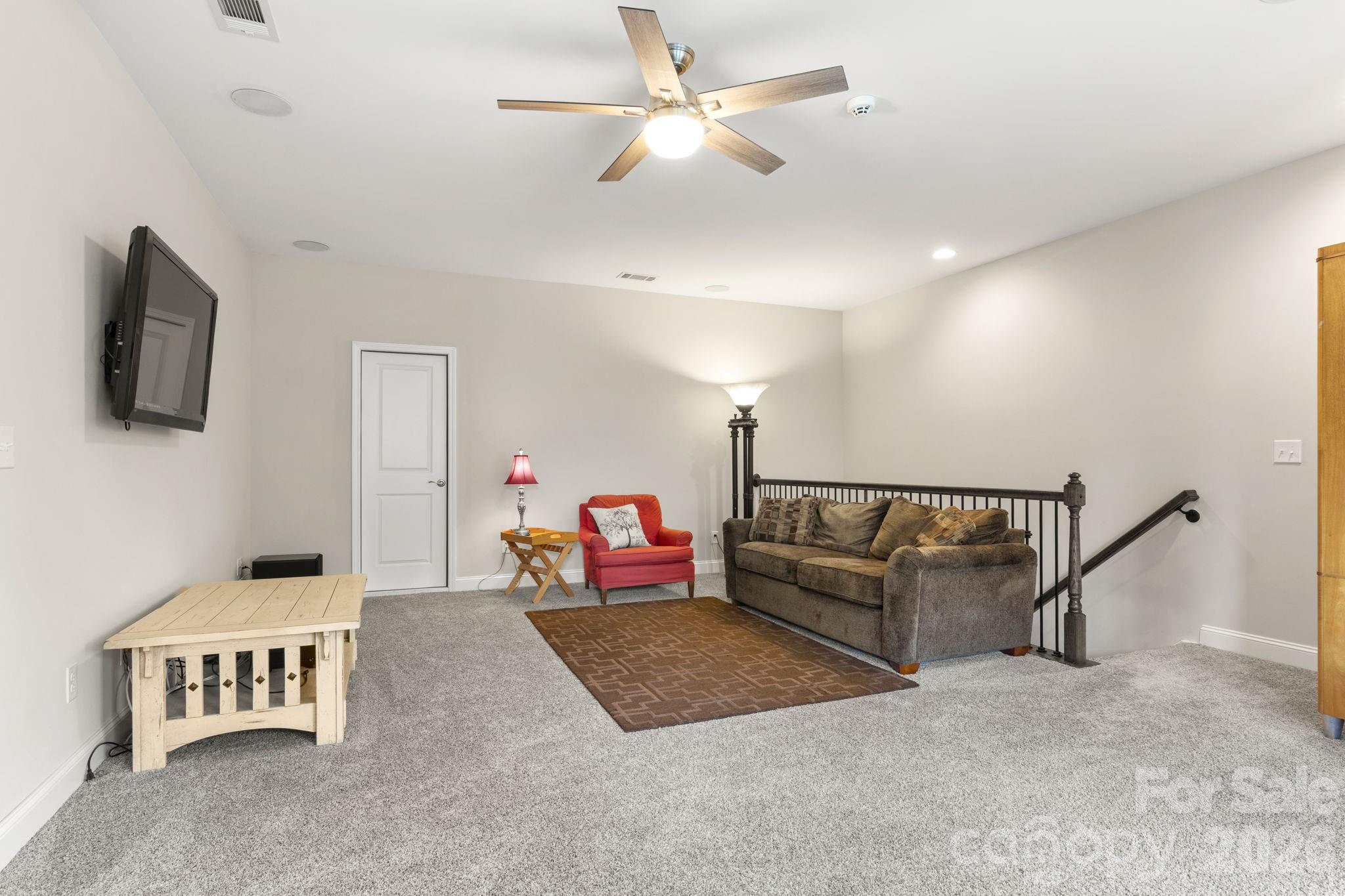 8719 Shadetree Street — Huntersville