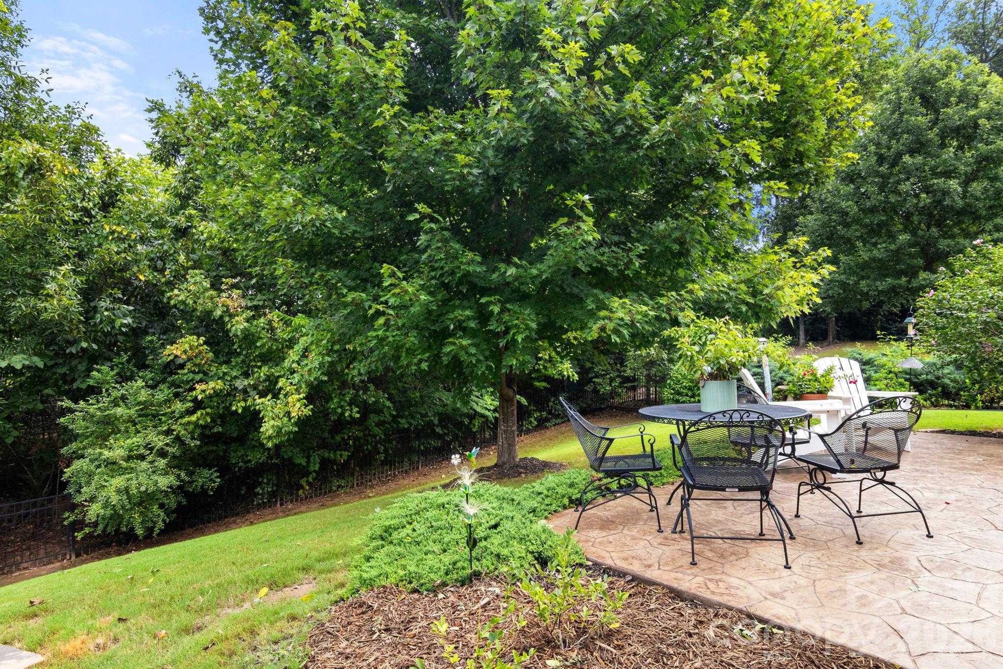 8719 Shadetree Street — Huntersville