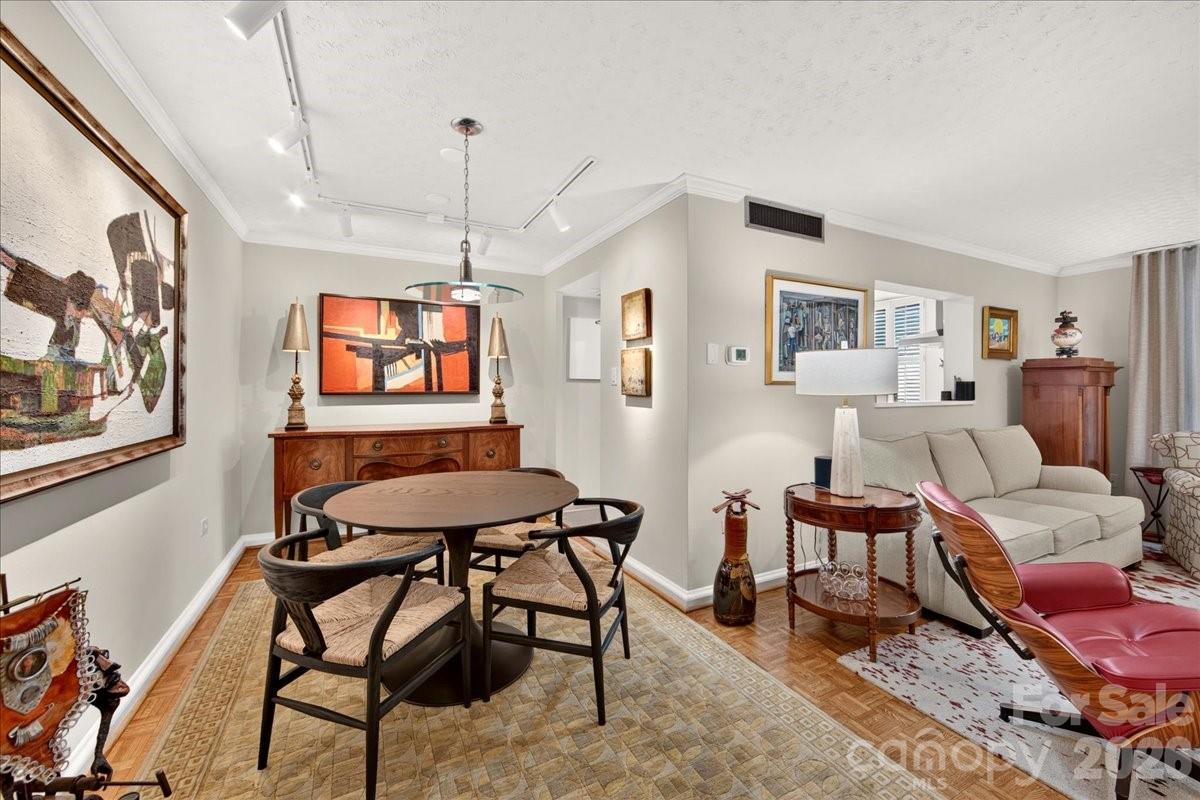 1300 Queens Road #209 — Charlotte