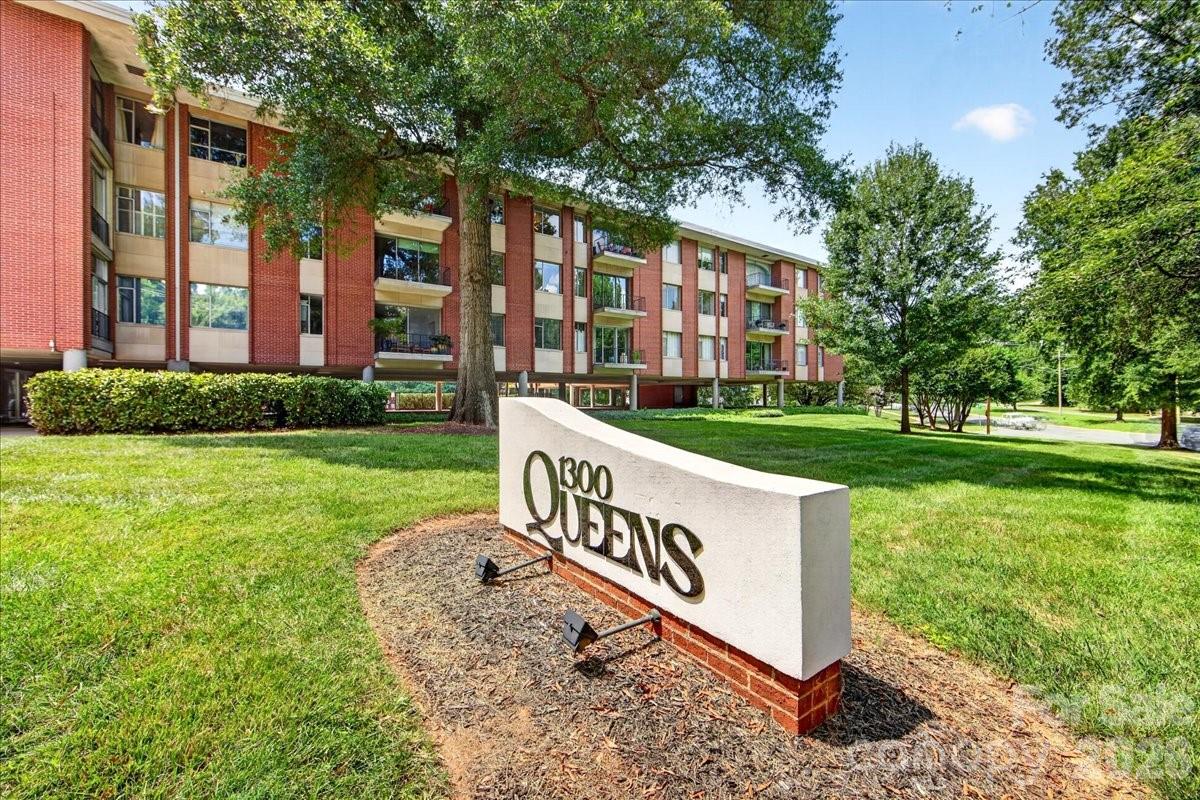 1300 Queens Road #209 — Charlotte